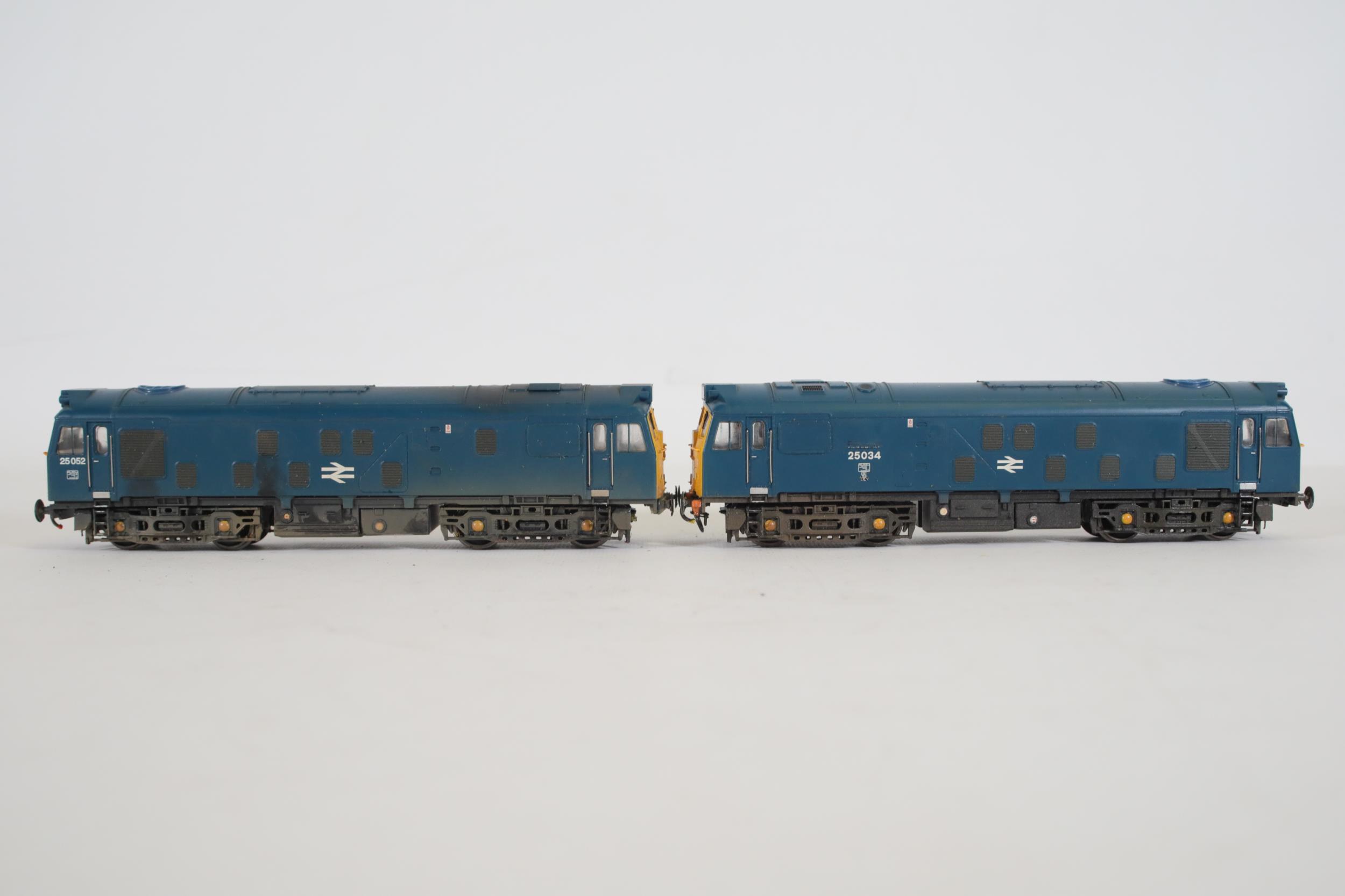 2 Bachmann BR Blue OO Gauge Locomotives Class 25 Diesels - Image 2 of 8