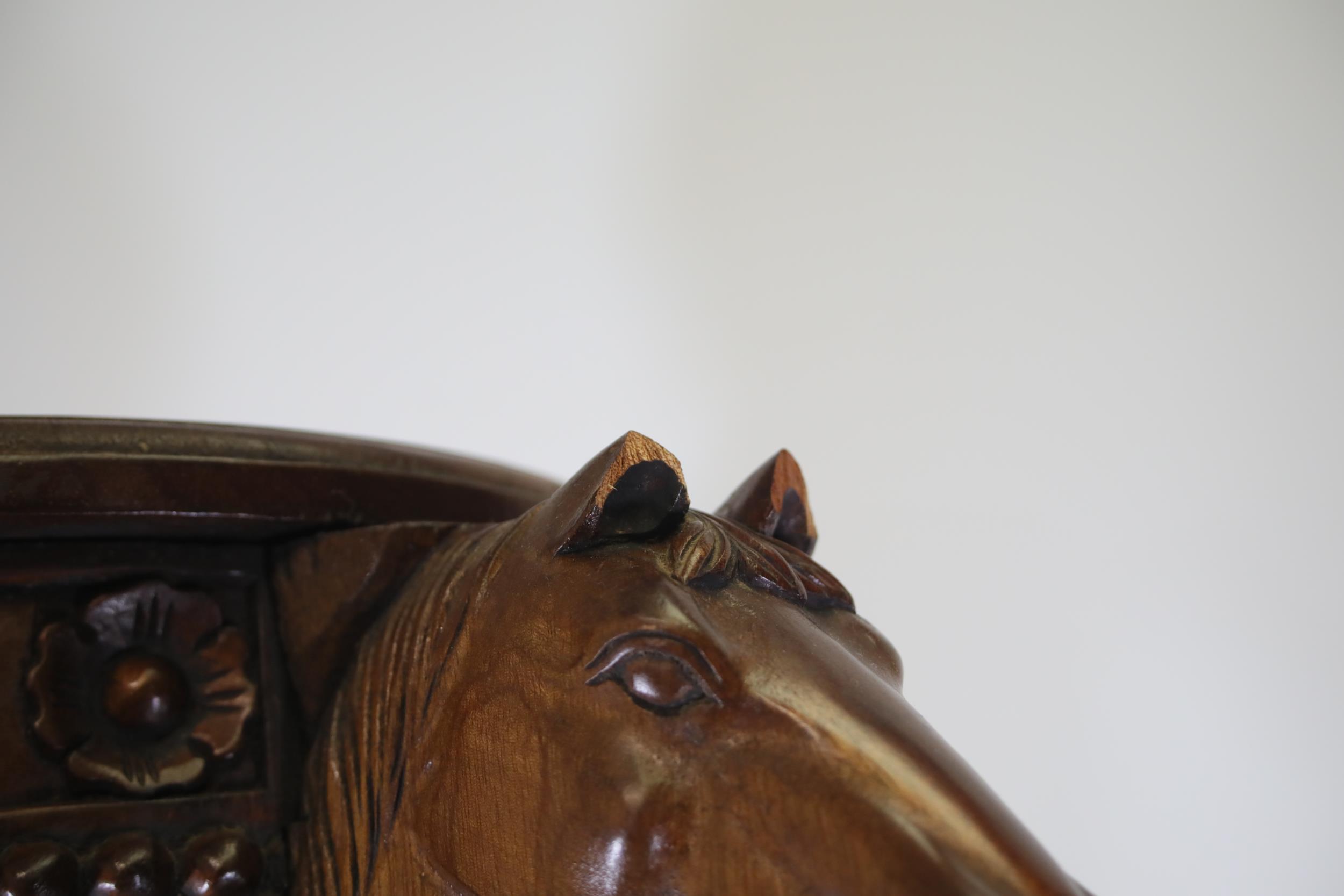 Beautifully Carved Horse Head Trophy Table - Image 4 of 11
