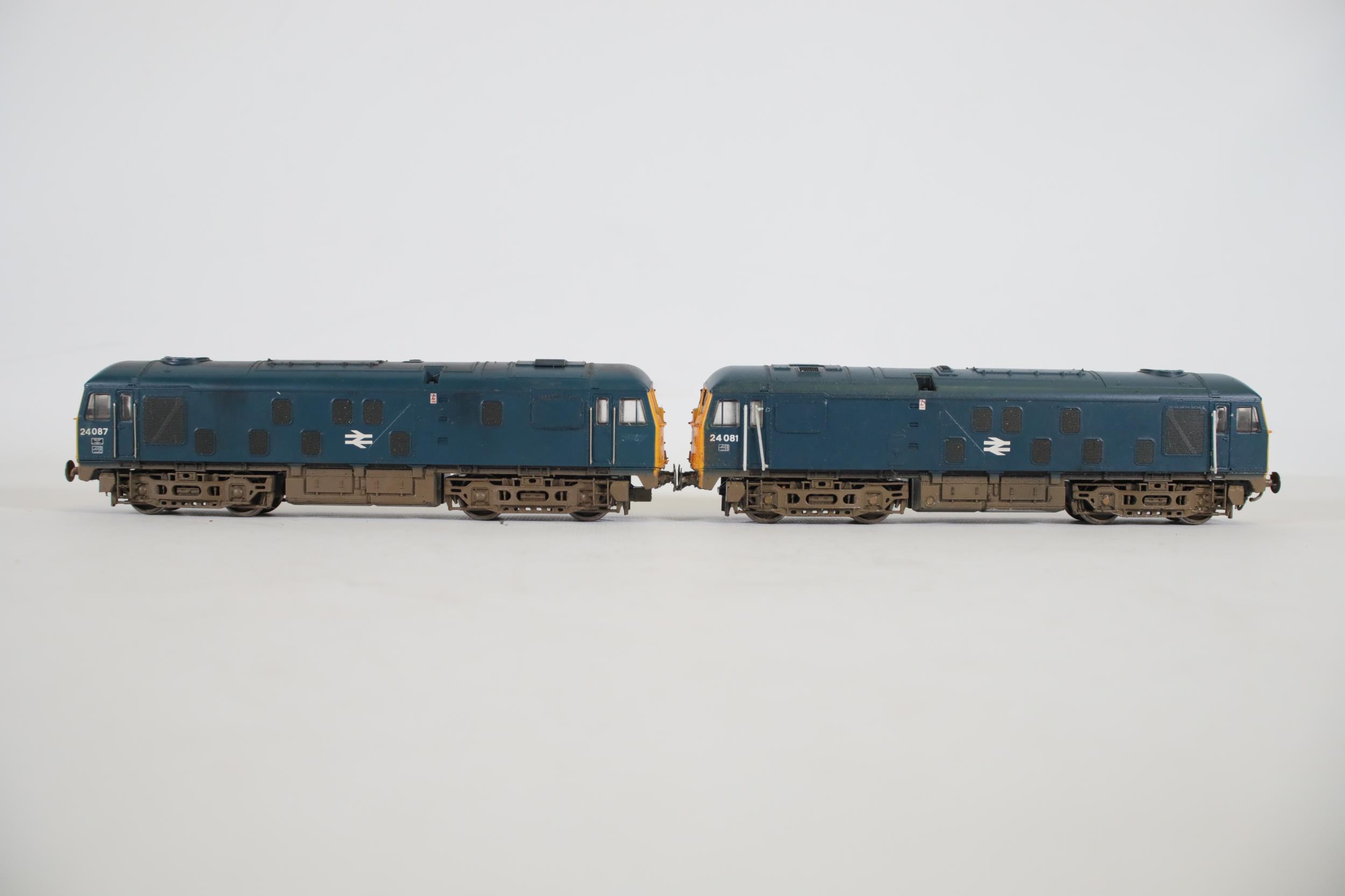 2 Bachmann Class 25 diesel Locomotives OO Gauge 24087 and 24081 - Image 4 of 8