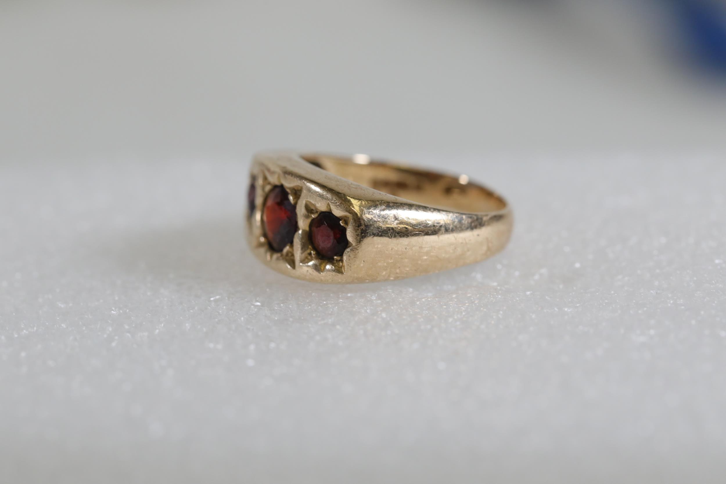 9ct Gold 3x Ruby Gold Ring - Image 5 of 9