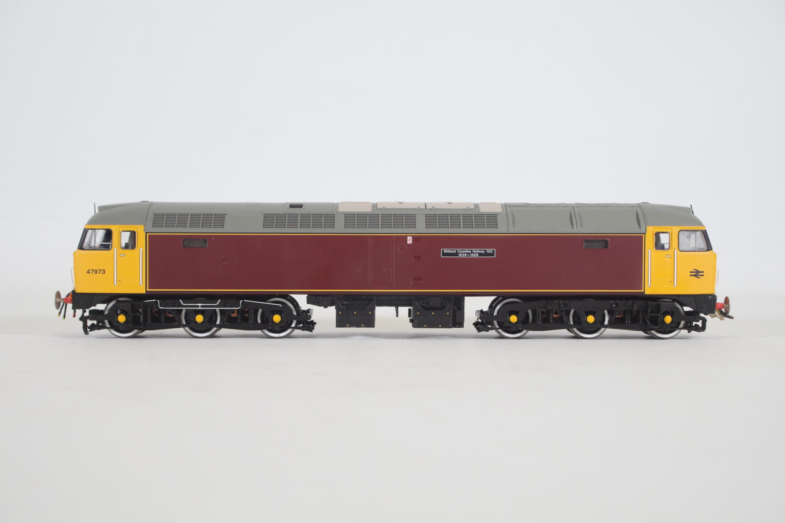 Bachmann Class 47 47973 Midland Counties Locomotive Boxed - Image 4 of 8
