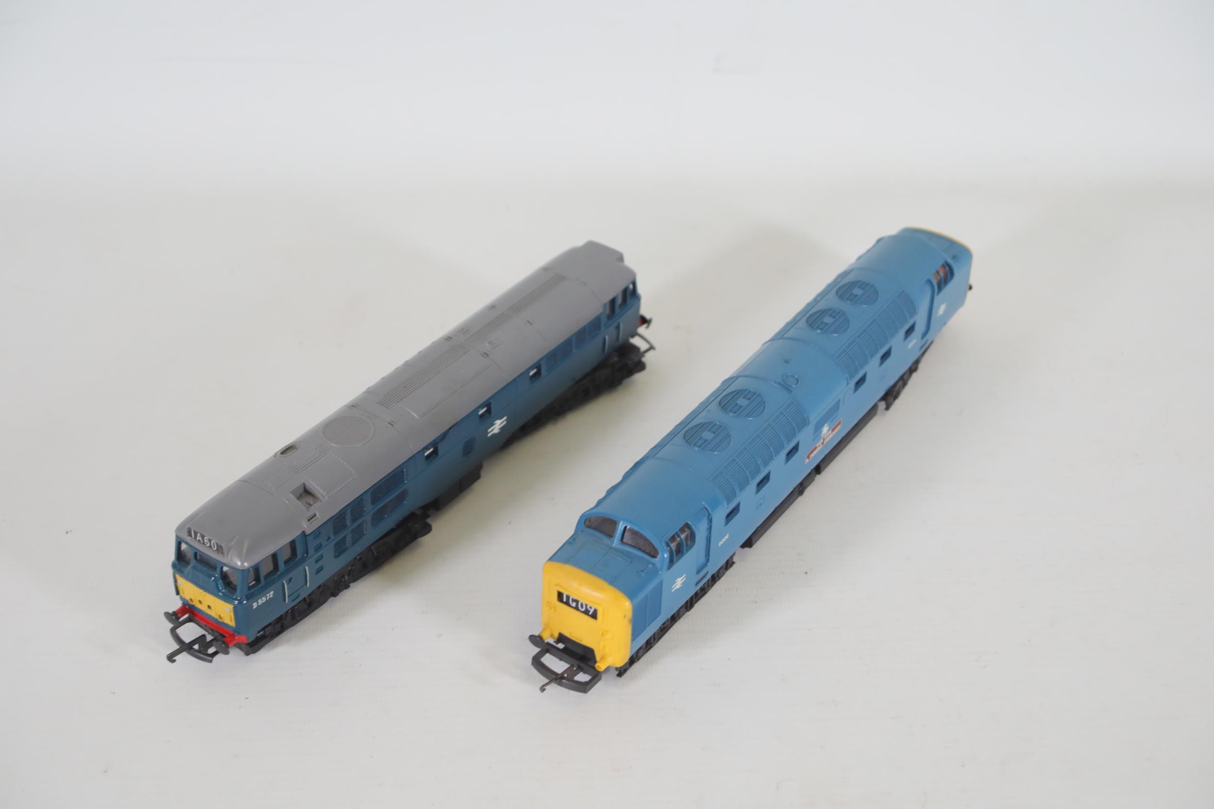 2 OO Gauge Locomotives 1 Lima Forfar Yeomanry and 1 Triang R357 D5572 - Image 7 of 8