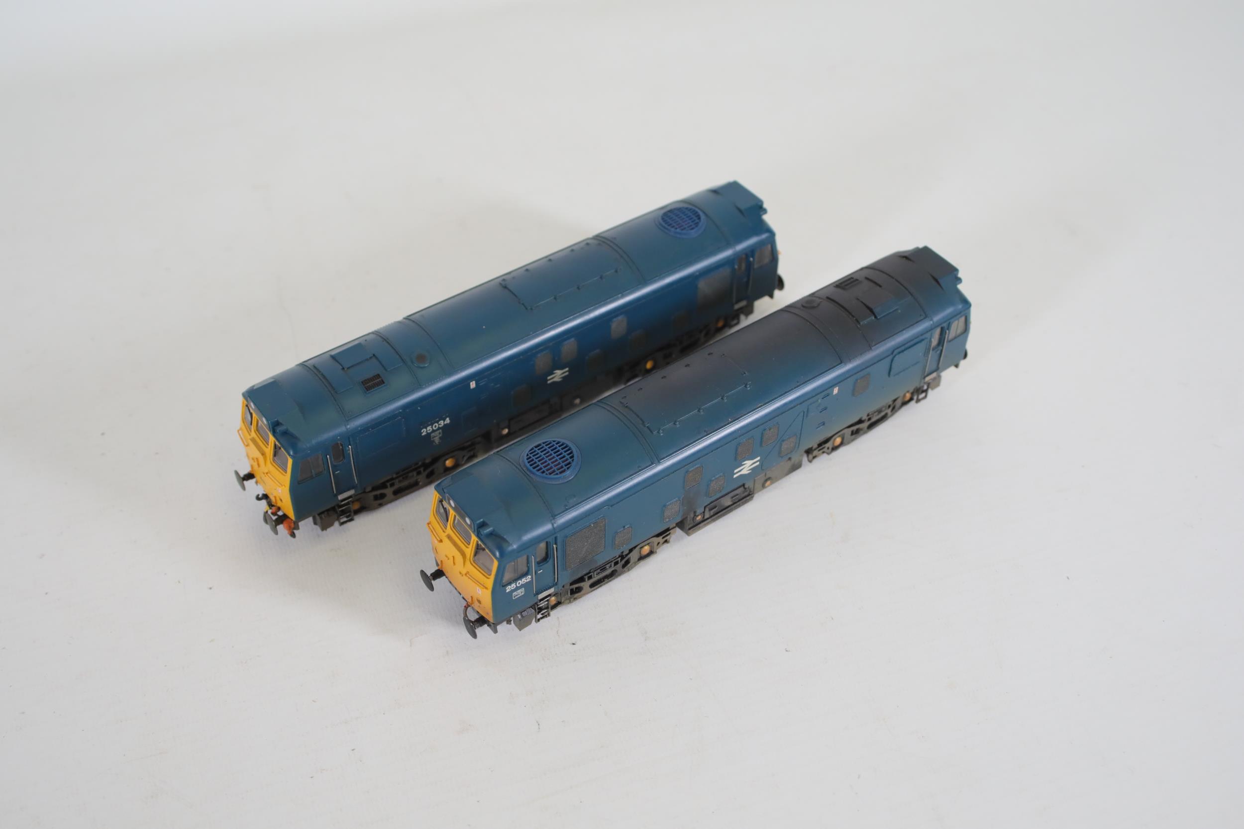 2 Bachmann BR Blue OO Gauge Locomotives Class 25 Diesels - Image 3 of 8