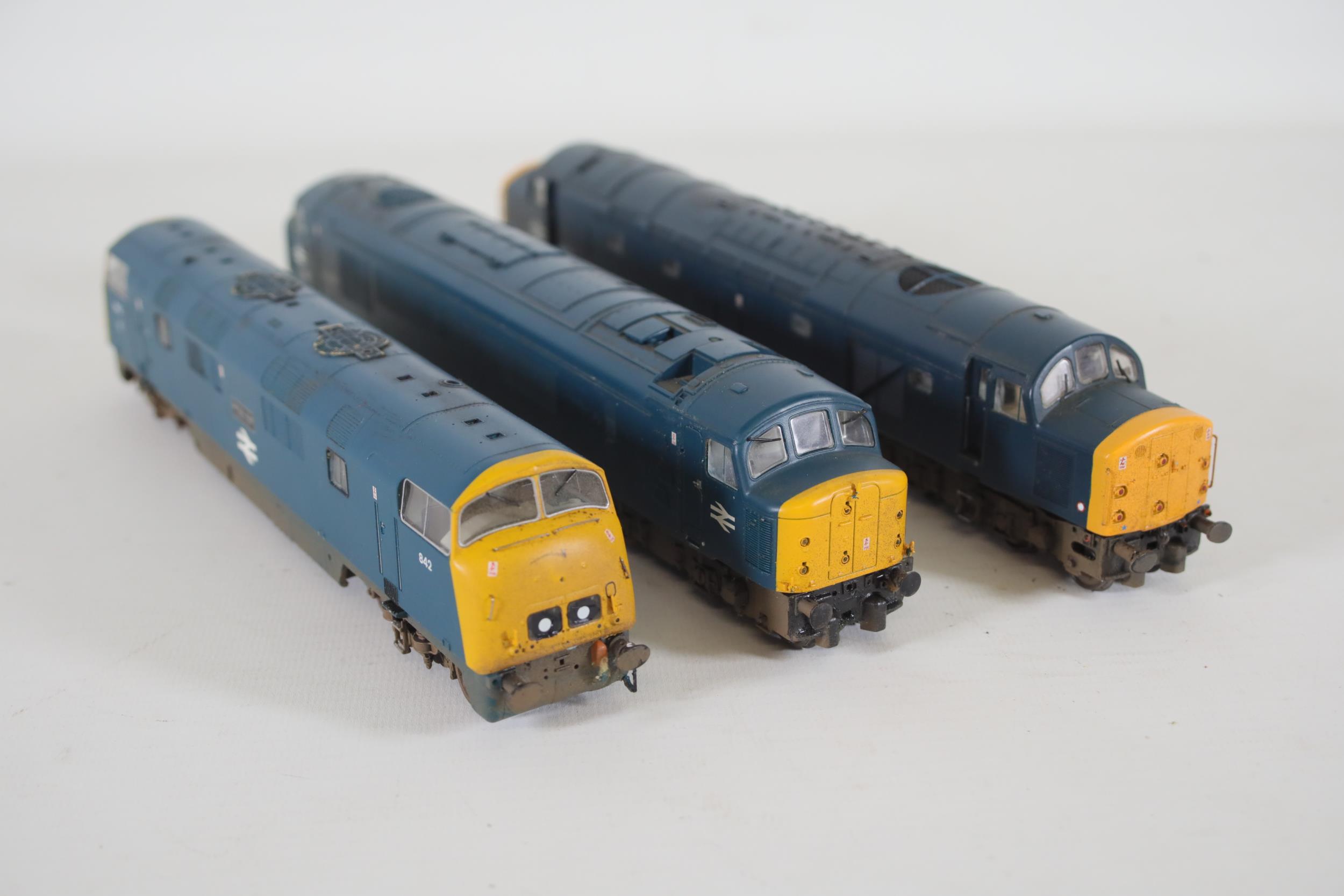 3 Bachmann OO Gauge Locomotives Royal Oak 842 44004 and 40075 - Image 7 of 8