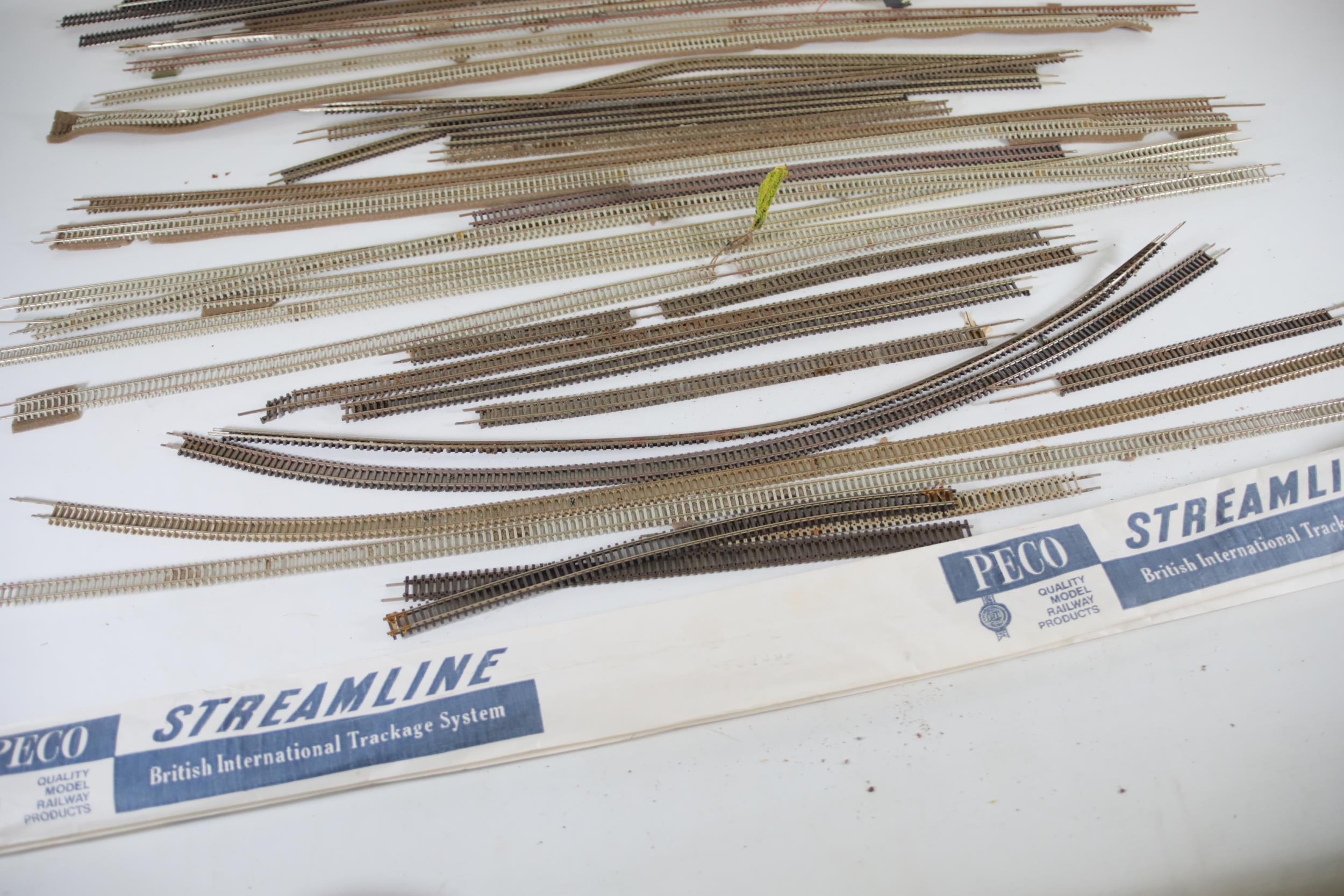 Very Large Amount of N Gauge Streamline Track - Image 9 of 11