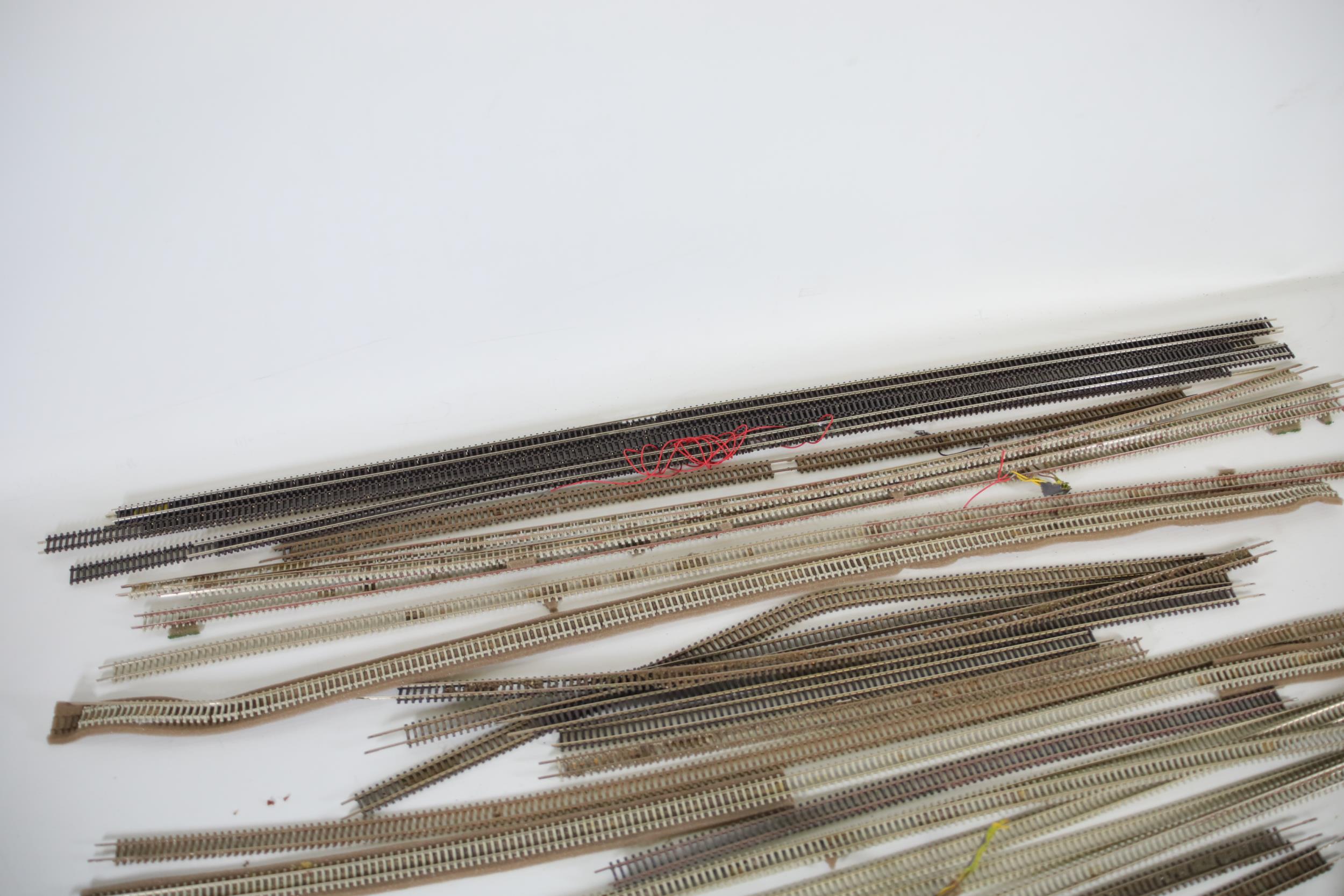 Very Large Amount of N Gauge Streamline Track - Image 11 of 11