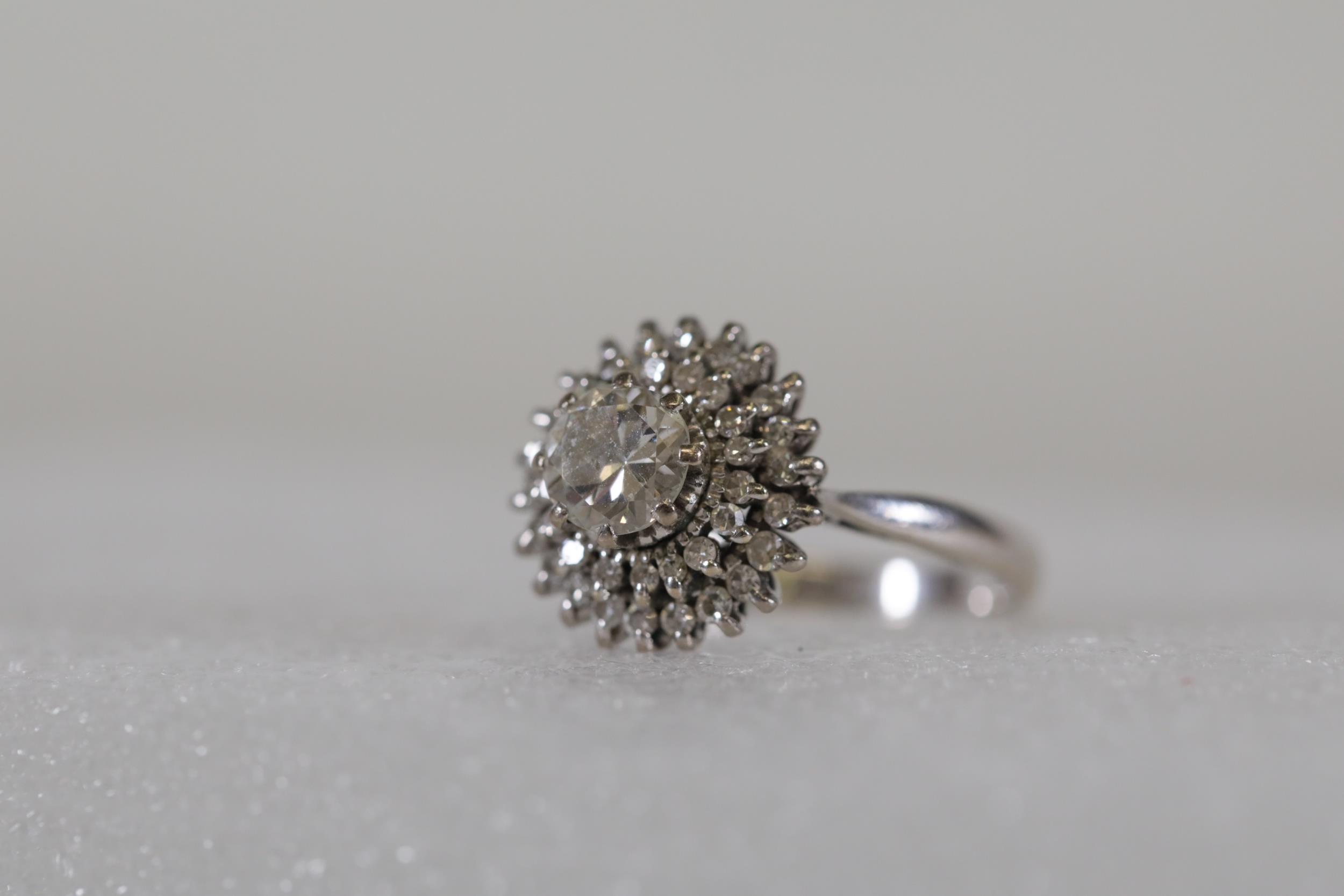 18CT Diamond Cluster Ring - Image 10 of 16