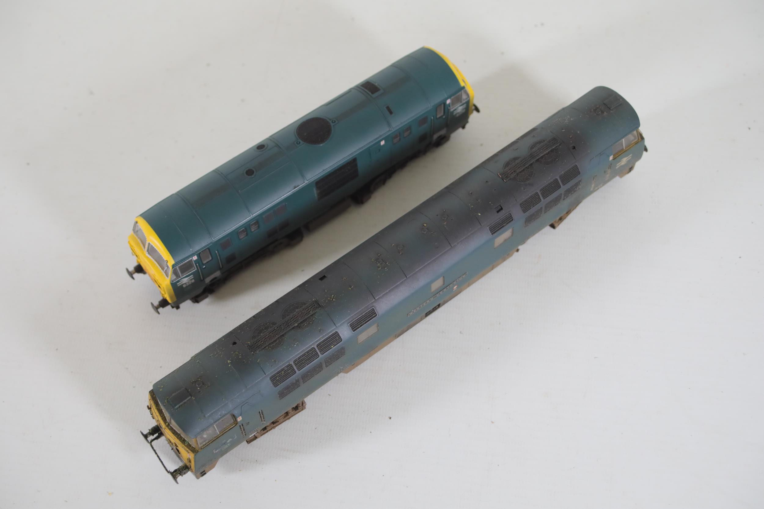 2 Green Locomotives by Dapol Western Centurion - Image 4 of 8