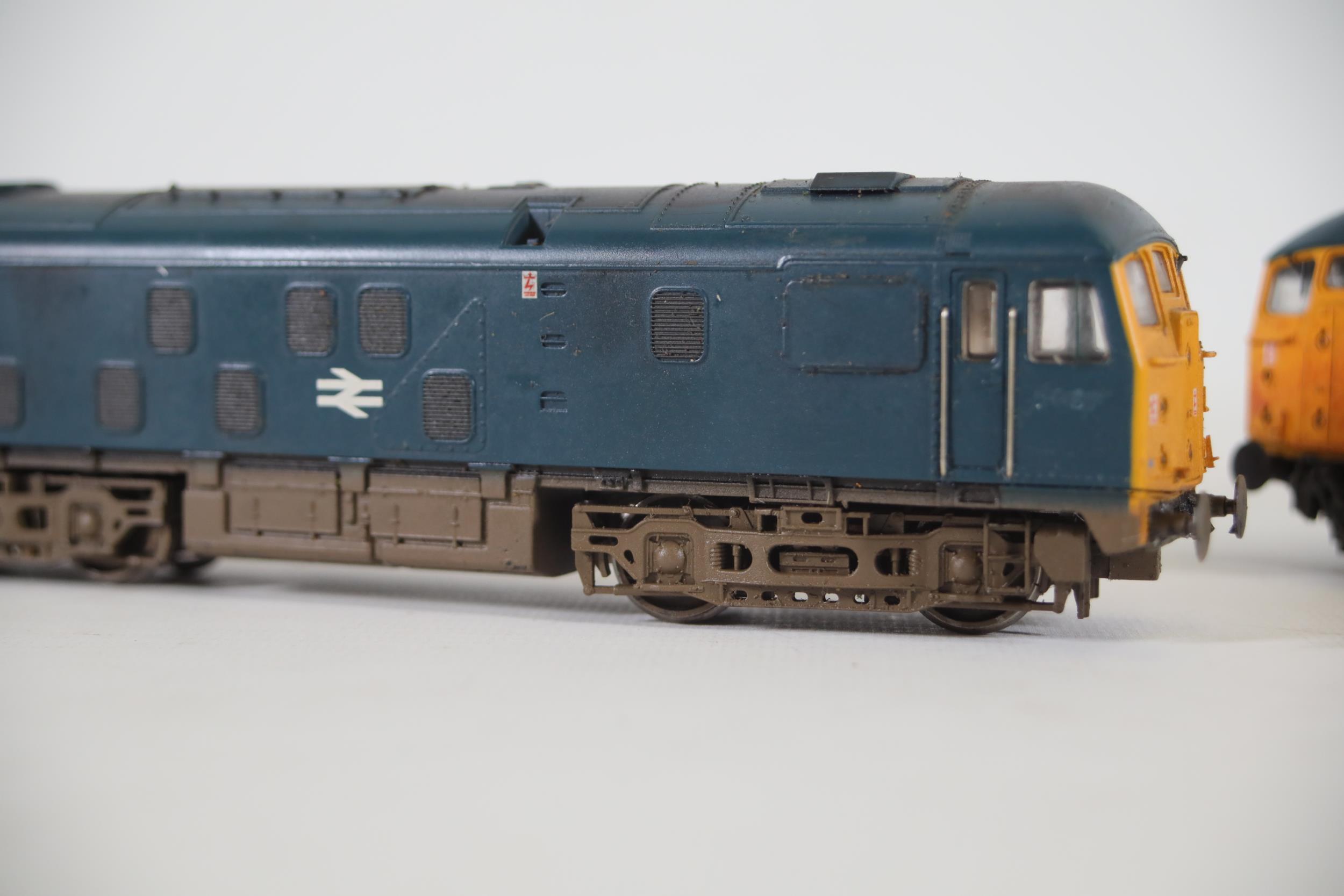 2 Bachmann Class 25 diesel Locomotives OO Gauge 24087 and 24081 - Image 6 of 8