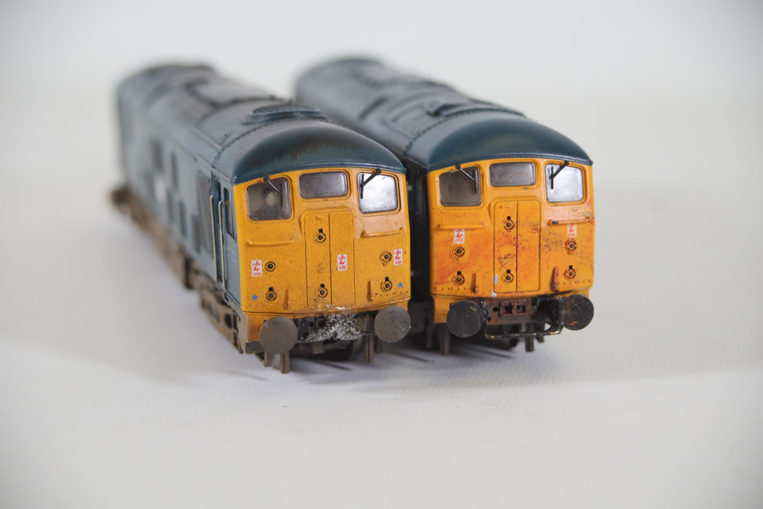 2 Bachmann Class 25 diesel Locomotives OO Gauge 24087 and 24081 - Image 8 of 8