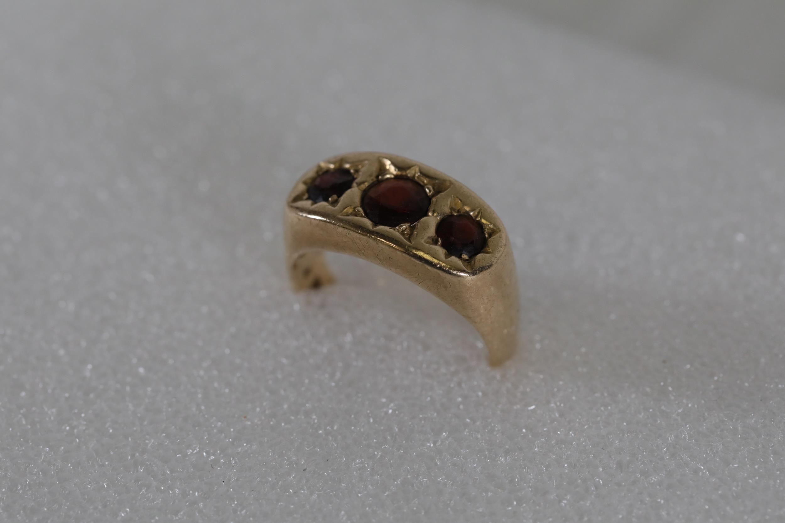 9ct Gold 3x Ruby Gold Ring - Image 3 of 9