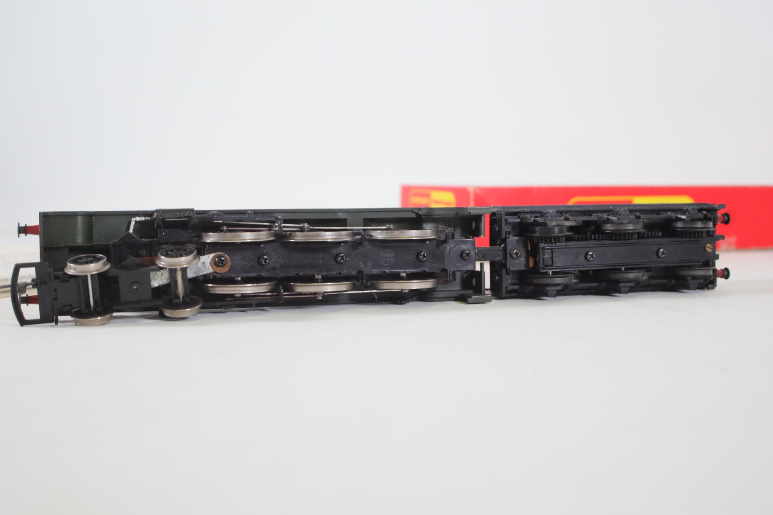 2 OO Gauge Locomotives 1 Hornby 1 Airfix LMS 690 Caerphilly Castle 4037 - Image 4 of 22