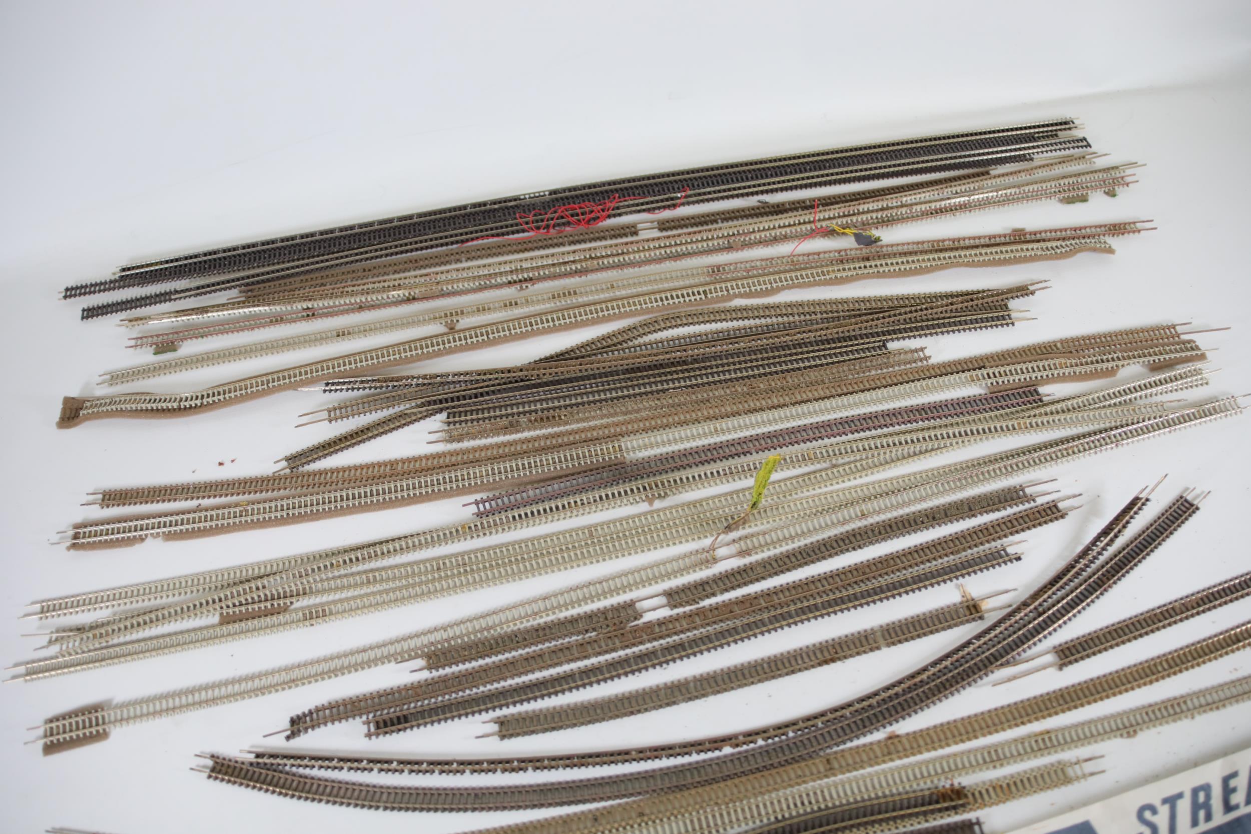 Very Large Amount of N Gauge Streamline Track - Image 10 of 11