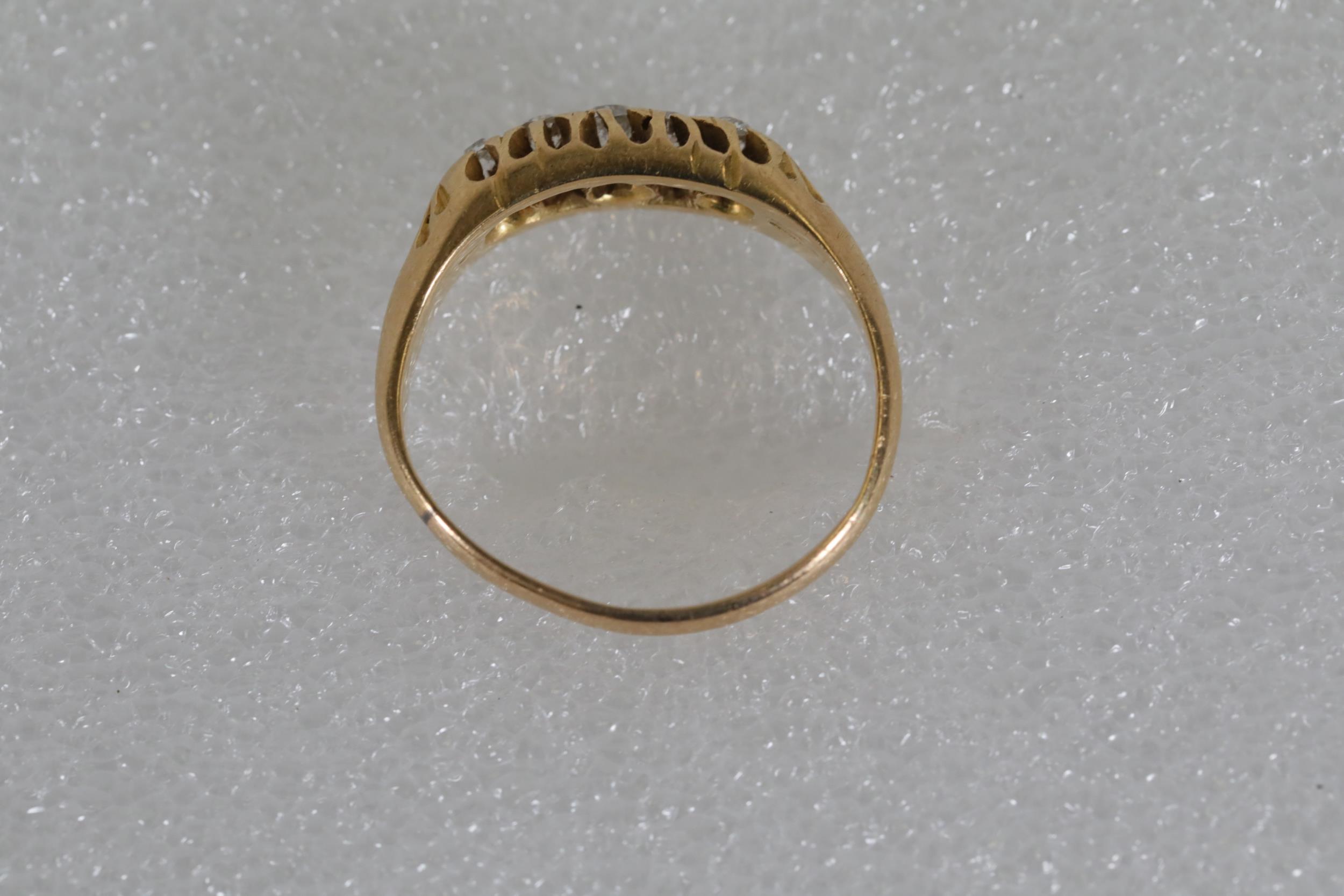 18ct Gold Diamond 5 set ring - Image 5 of 9