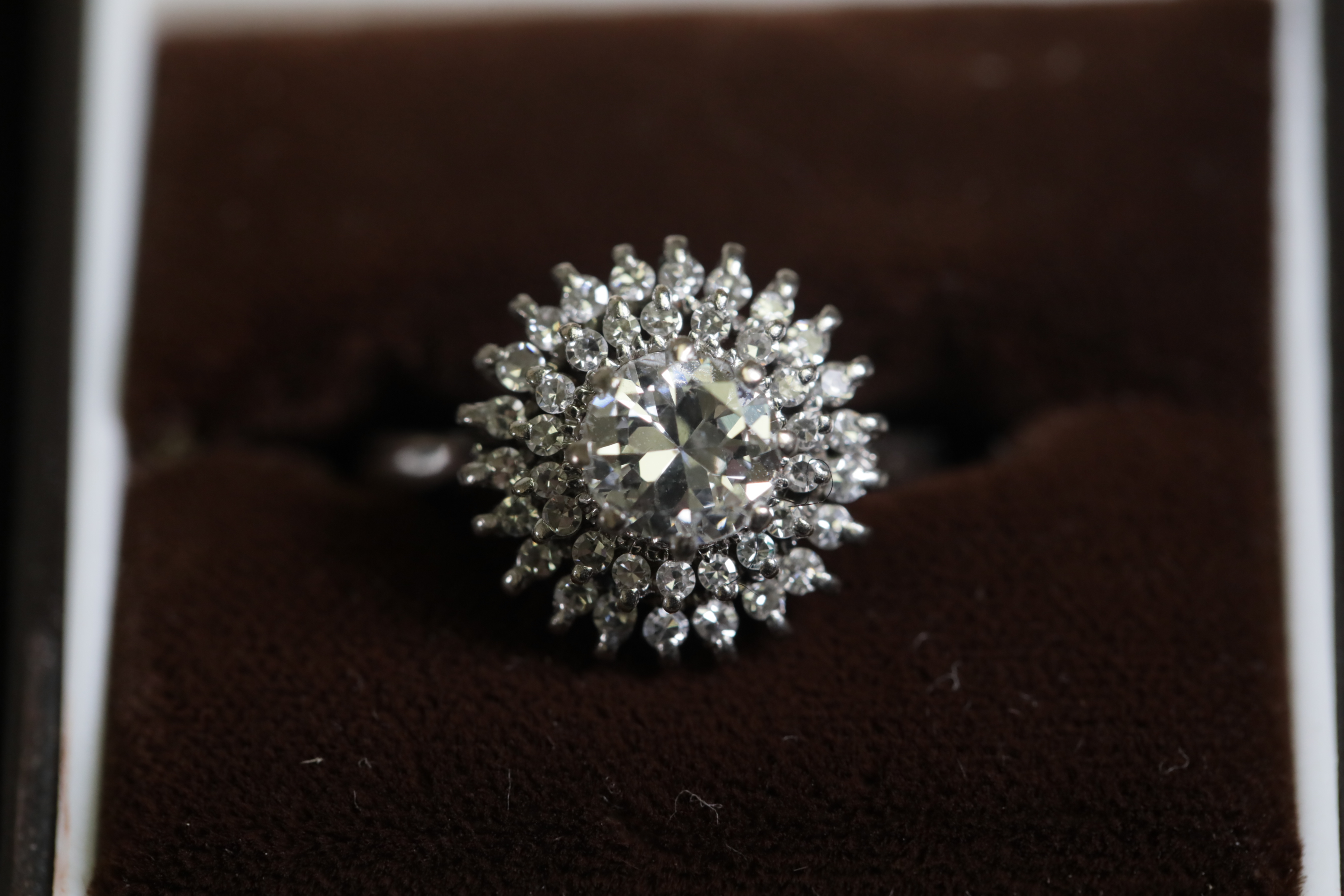 18CT Diamond Cluster Ring