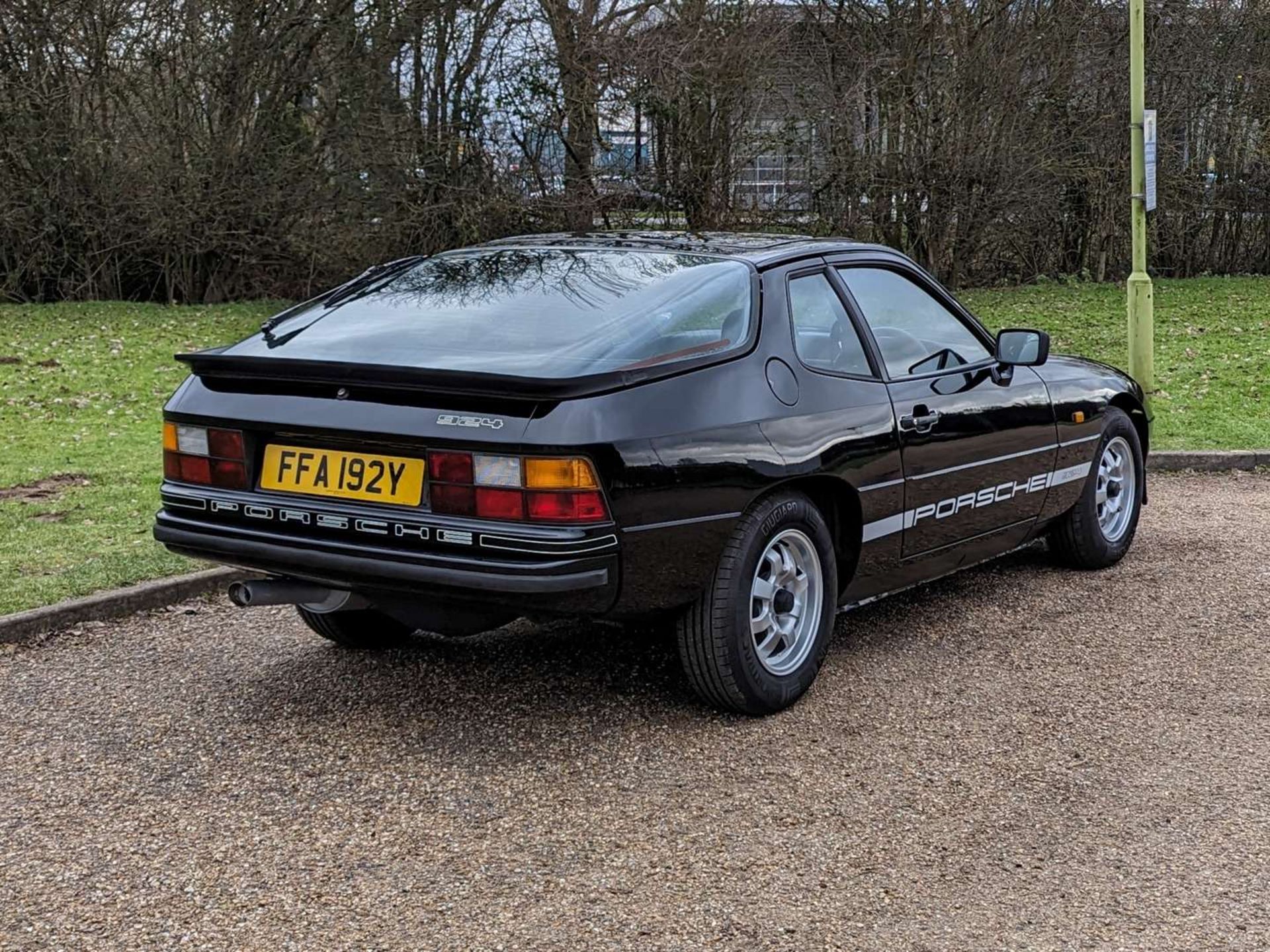 1982 PORSCHE 924 - Image 7 of 30