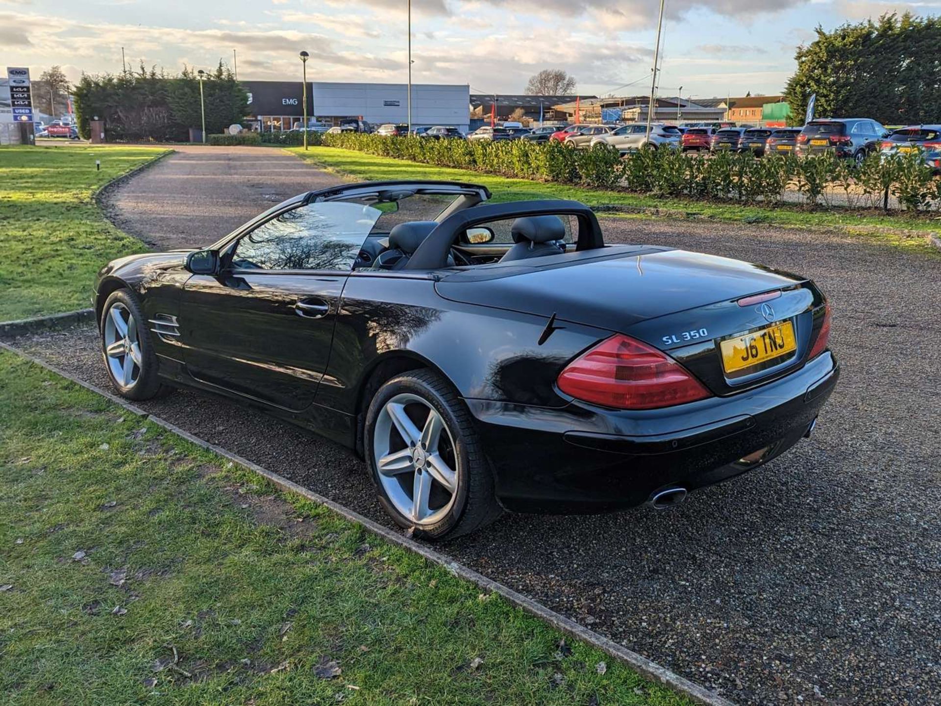 2004 MERCEDES SL 350 AUTO - Image 5 of 30