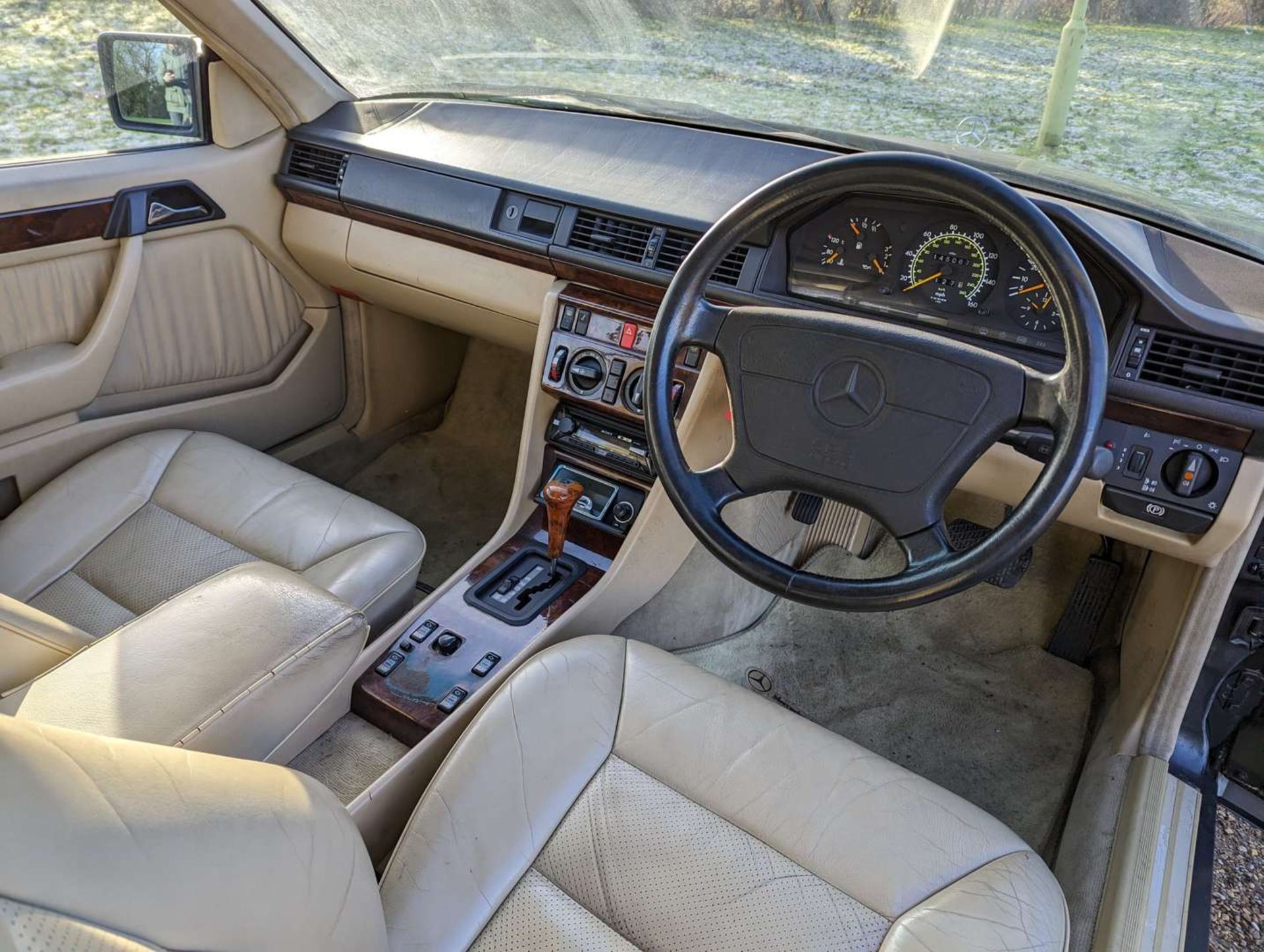 1993 MERCEDES W124 320 CE AUTO - Image 17 of 30