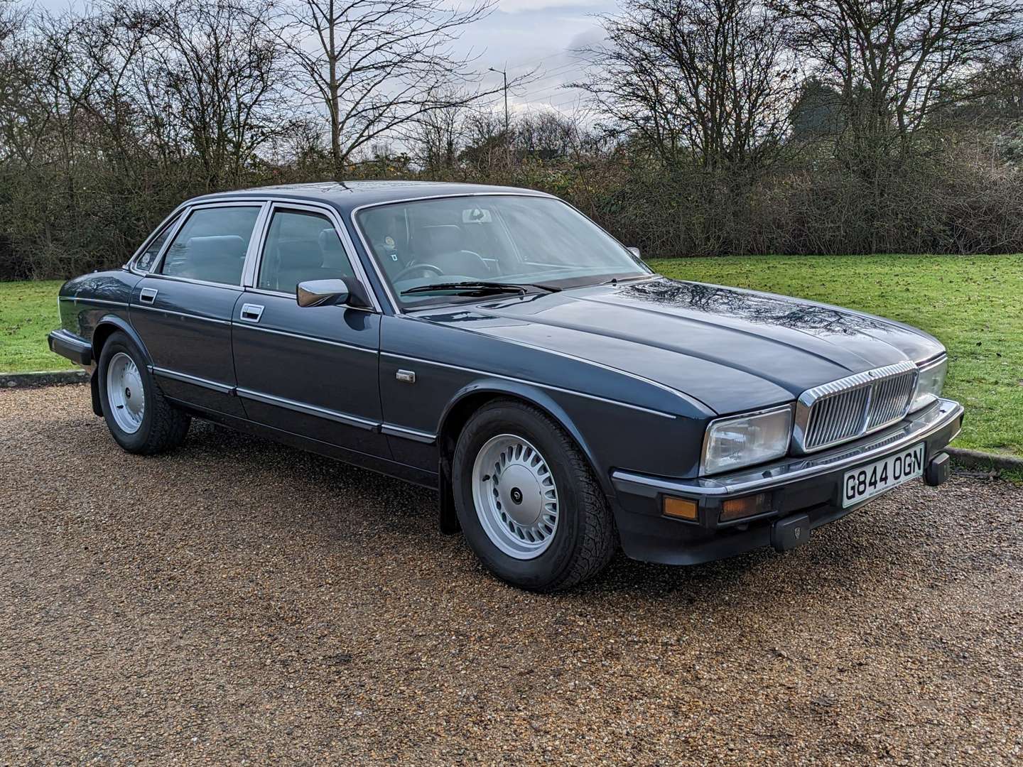 1990 DAIMLER 4.0 AUTO