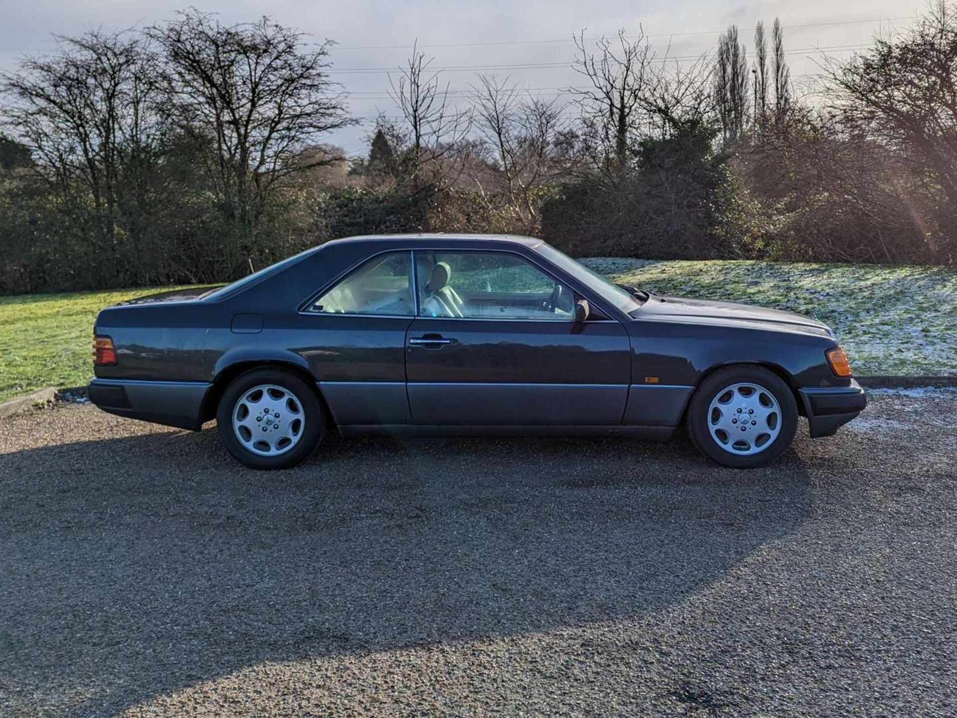 1993 MERCEDES W124 320 CE AUTO - Image 8 of 30