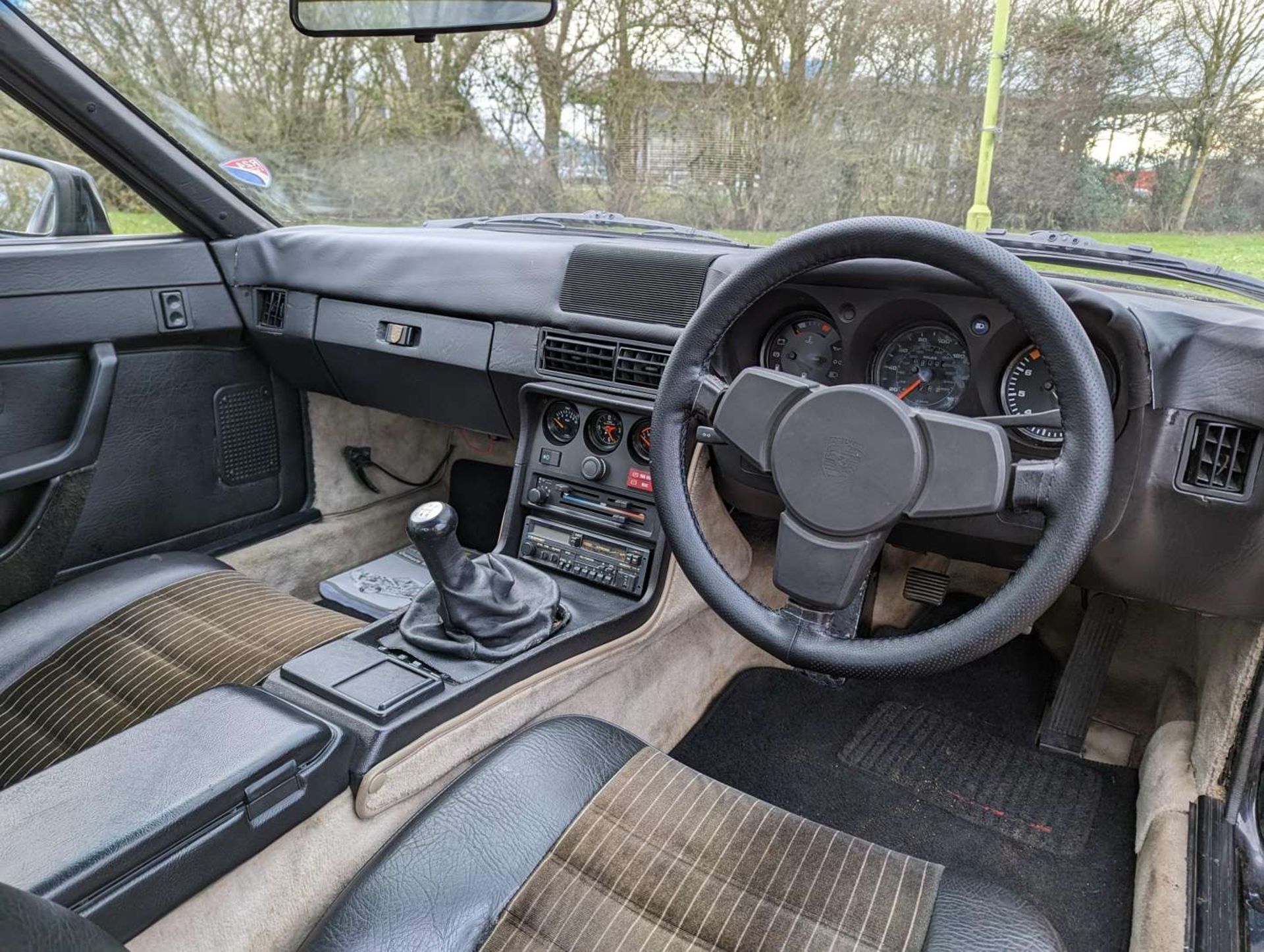 1982 PORSCHE 924 - Image 18 of 30