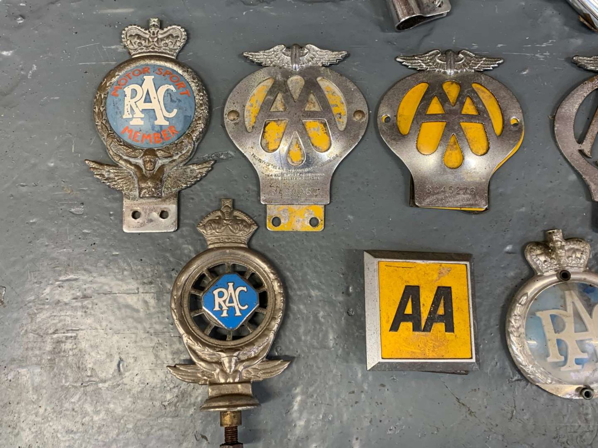 Eight Classic Car Badges and Bar - Image 2 of 3