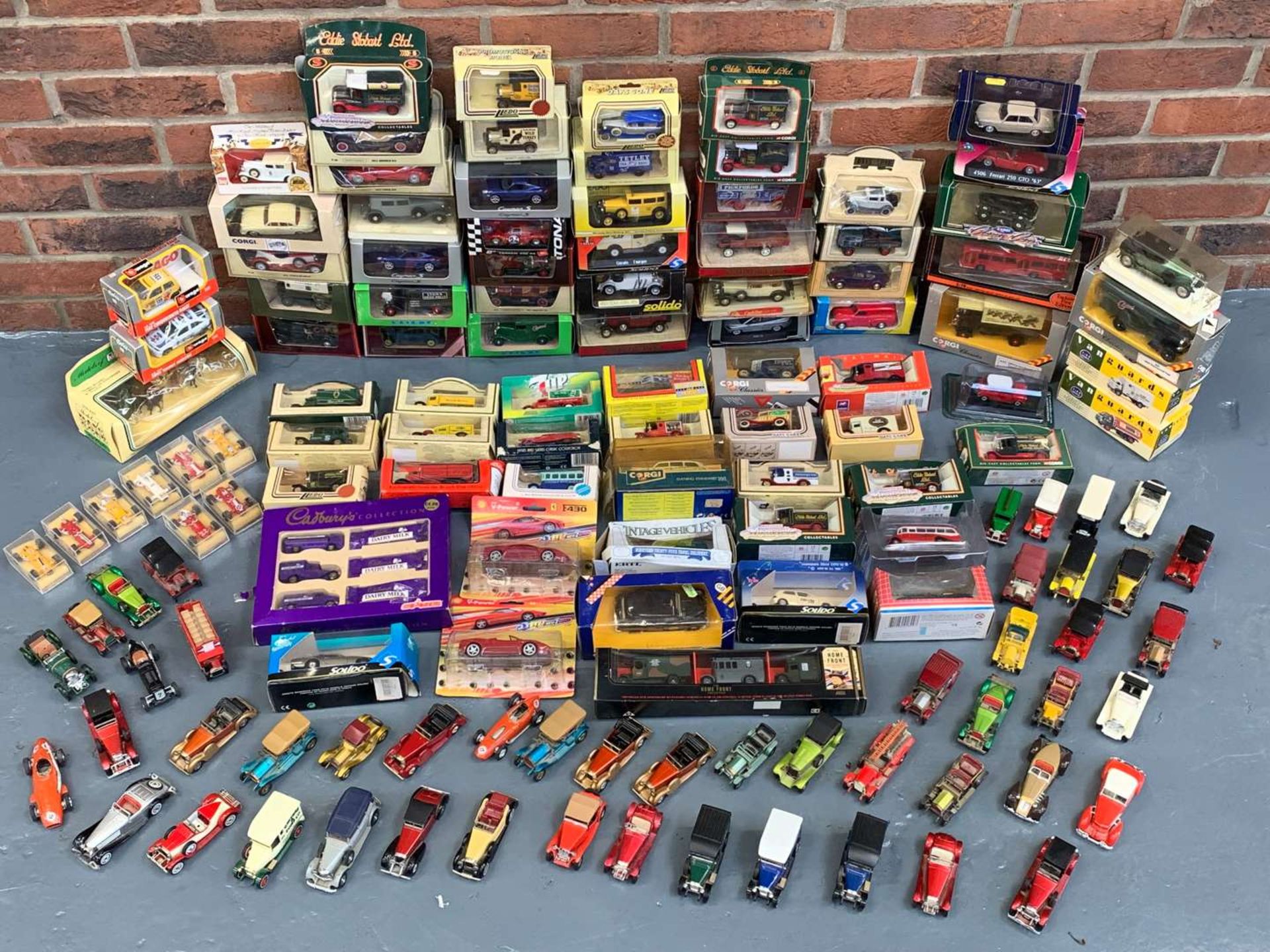 Large Collection of Boxed and Unboxed Die Cast Cars - Image 9 of 9