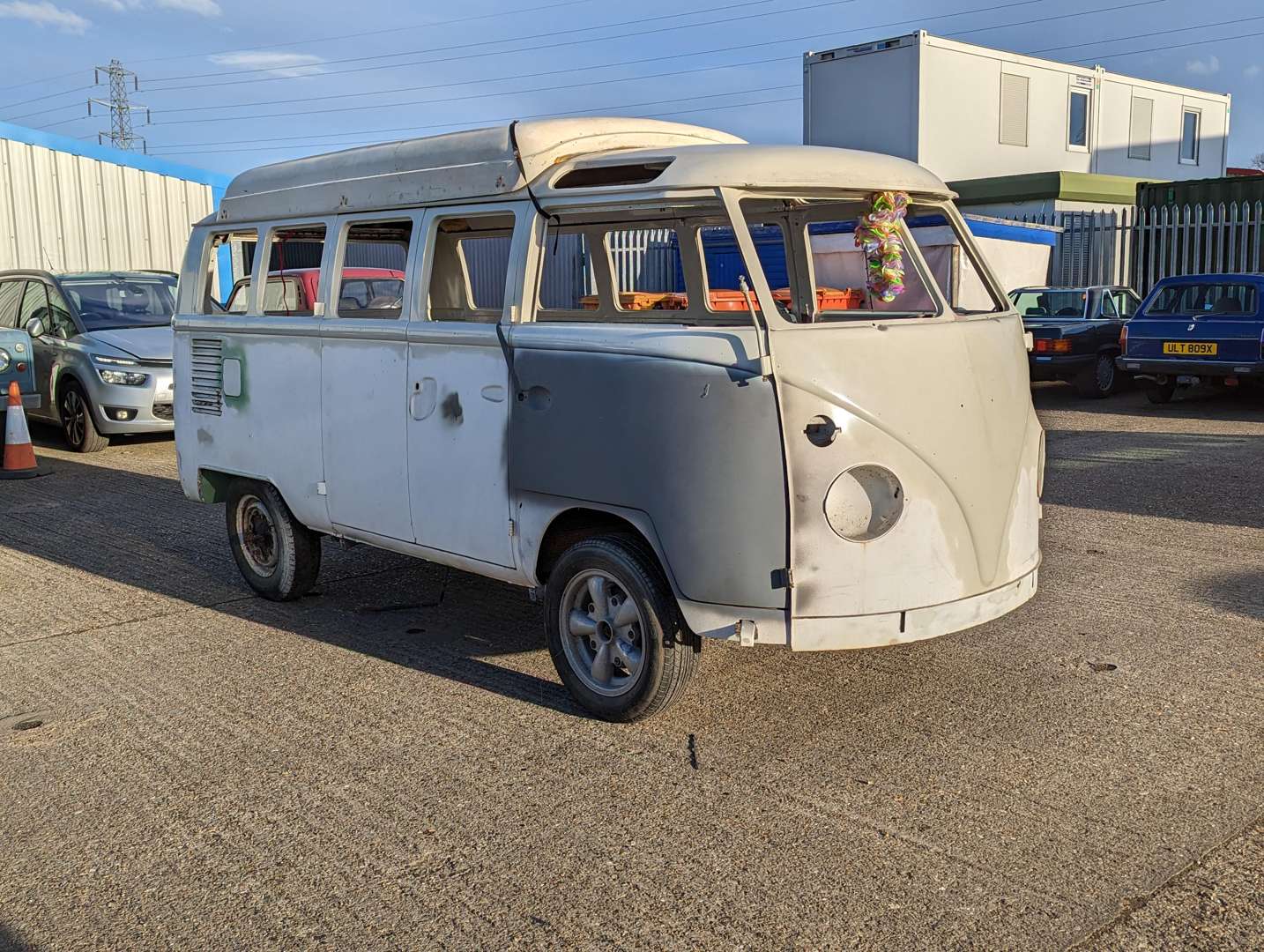 1967 VW KOMBI 12 SEATER