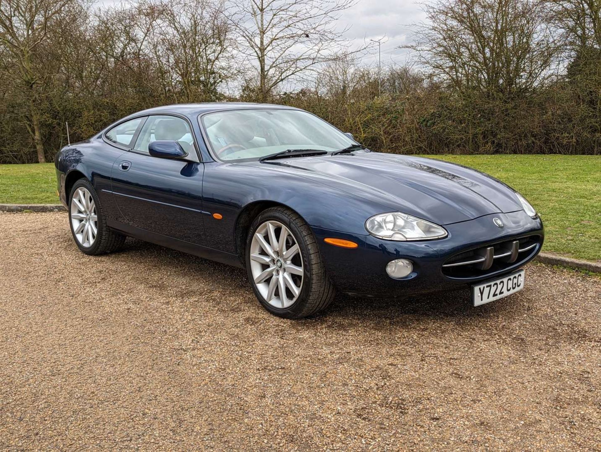 2001 JAGUAR XK8 4.0 COUPE AUTO