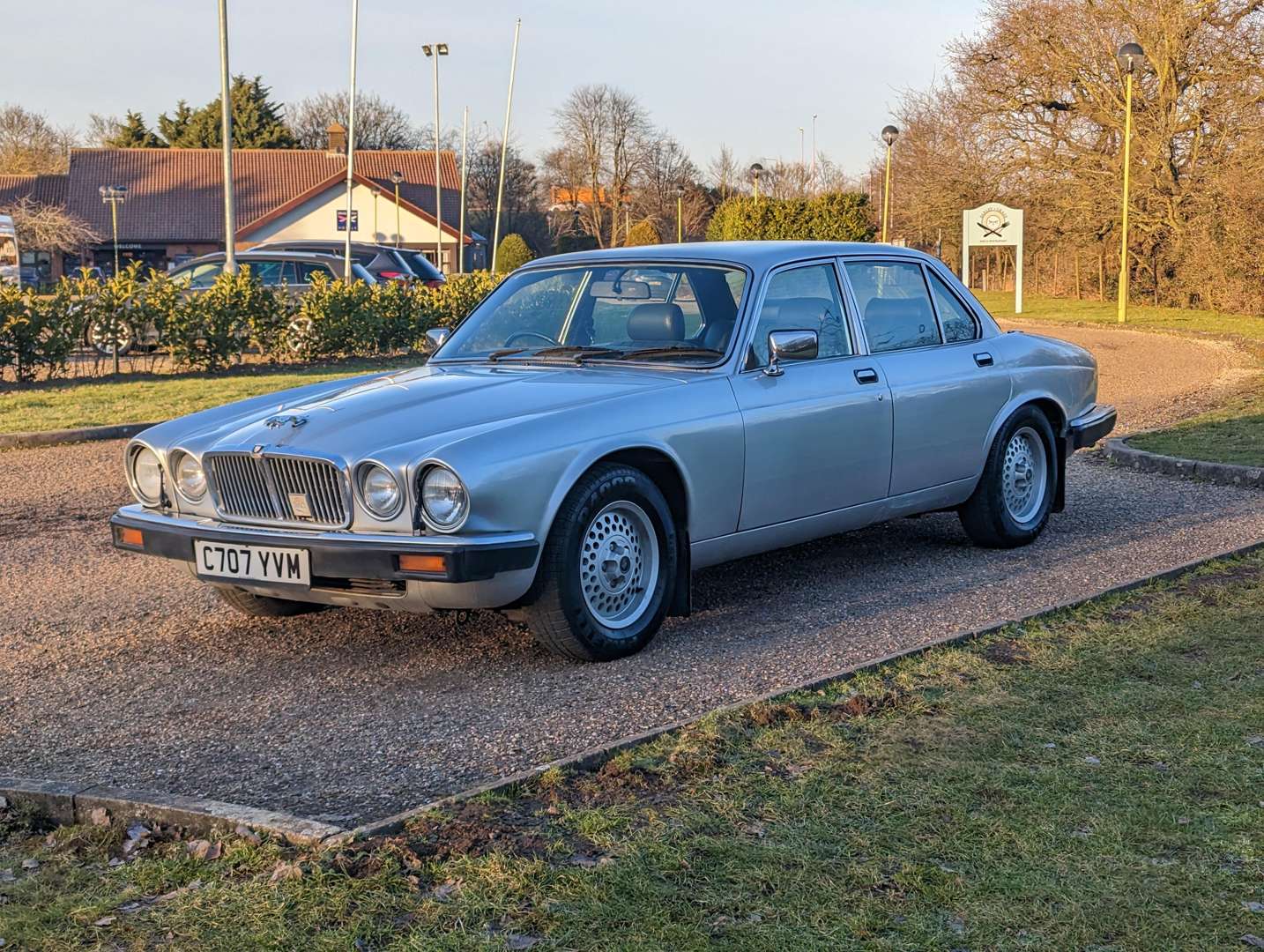 1985 JAGUAR SOVEREIGN 5.3 V12 HE AUTO SERIES III - Image 3 of 30