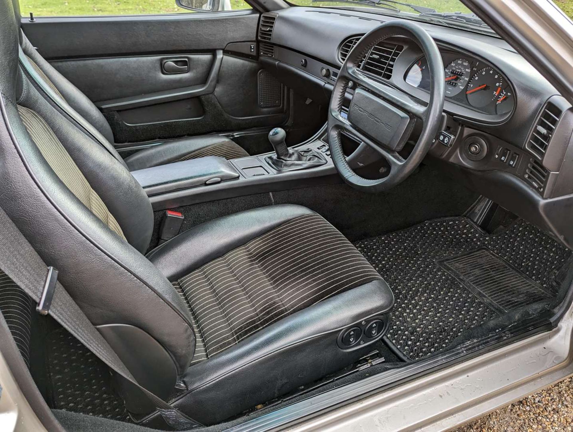 1987 PORSCHE 944 LUX - Image 10 of 30