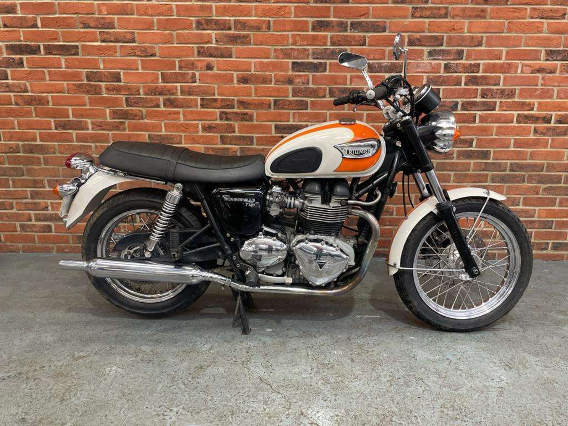 2006 TRIUMPH BONNEVILLE T 100 (865)