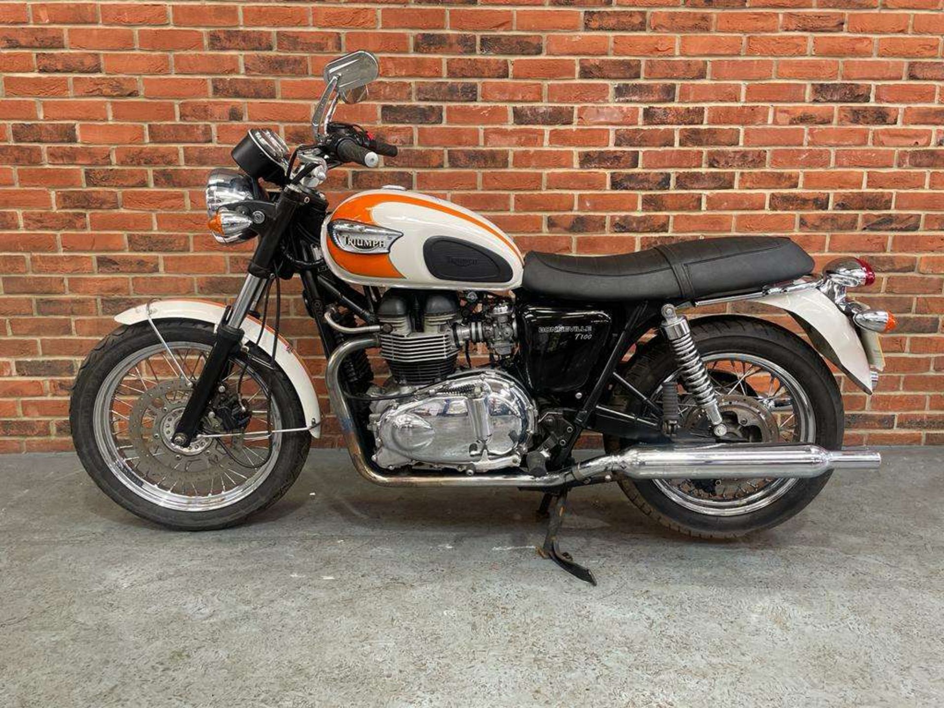 2006 TRIUMPH BONNEVILLE T 100 (865) - Image 2 of 11