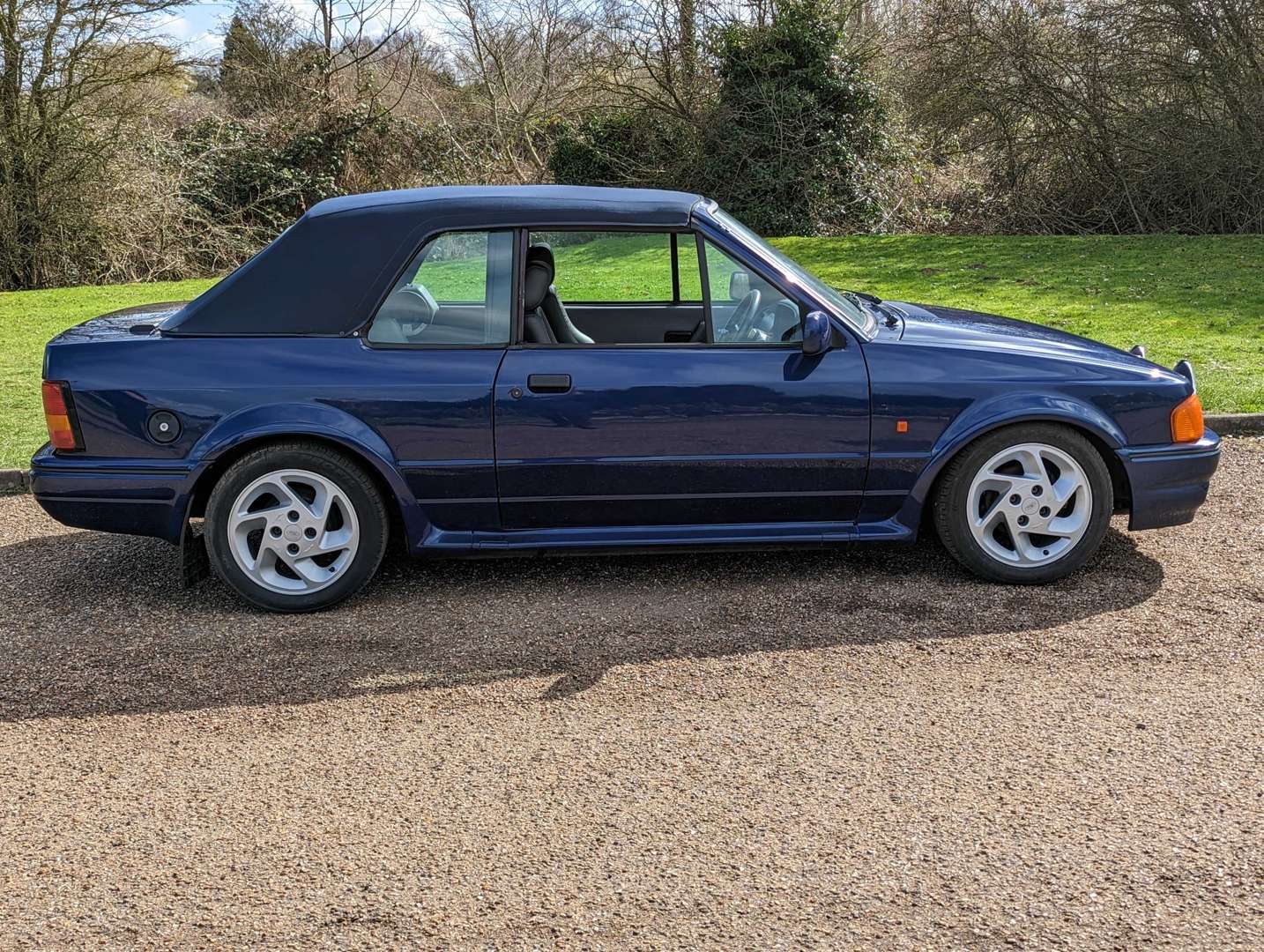 1990 FORD ESCORT XR3I CONVERTIBLE SE500 - Image 8 of 29