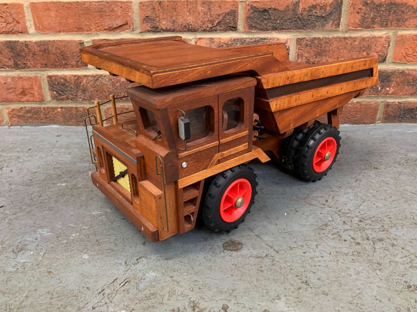 Large Scratch Built Dumper Truck - Image 3 of 4