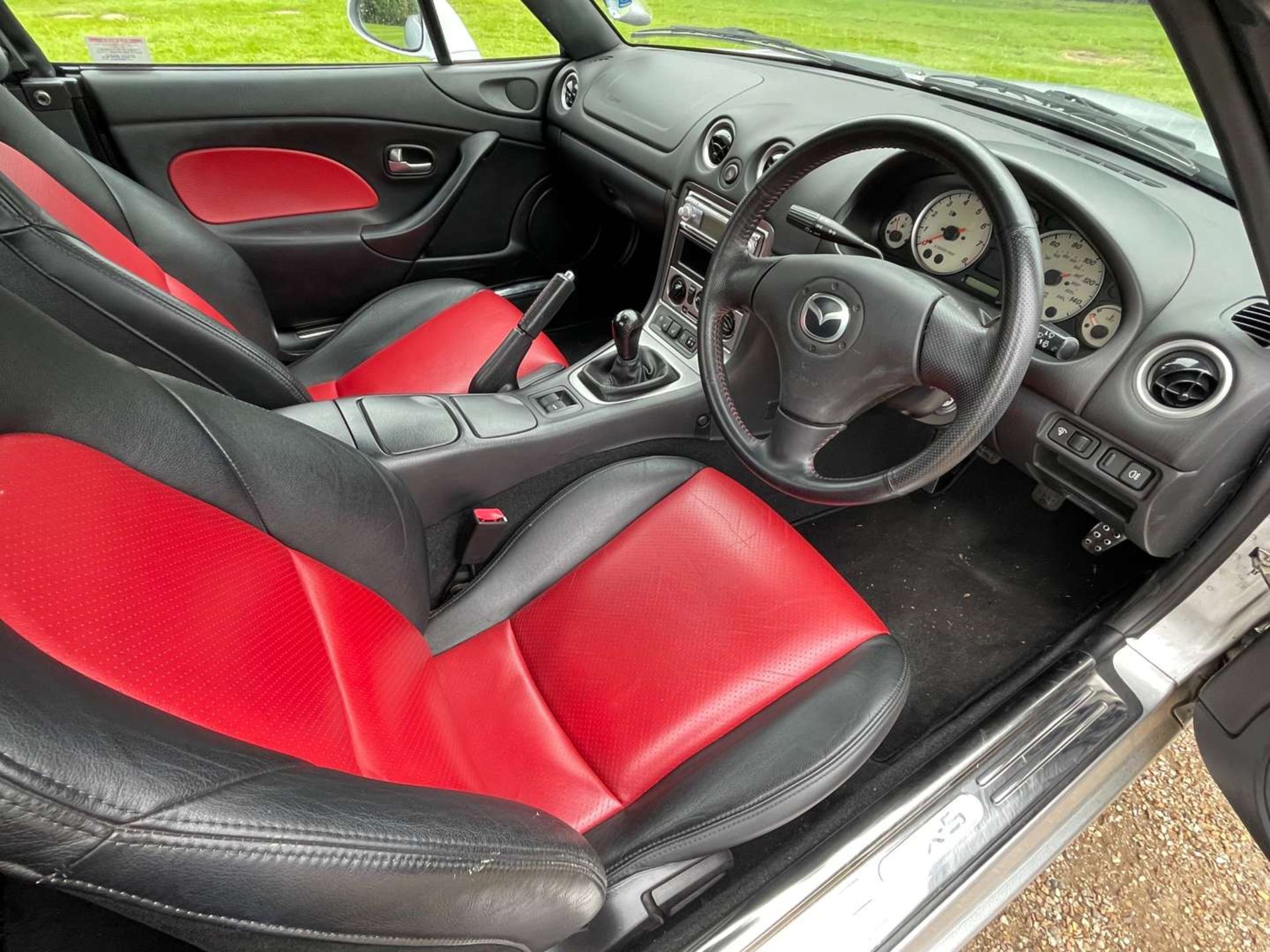 2004 MAZDA MX5 EUPHONIC - Image 11 of 20