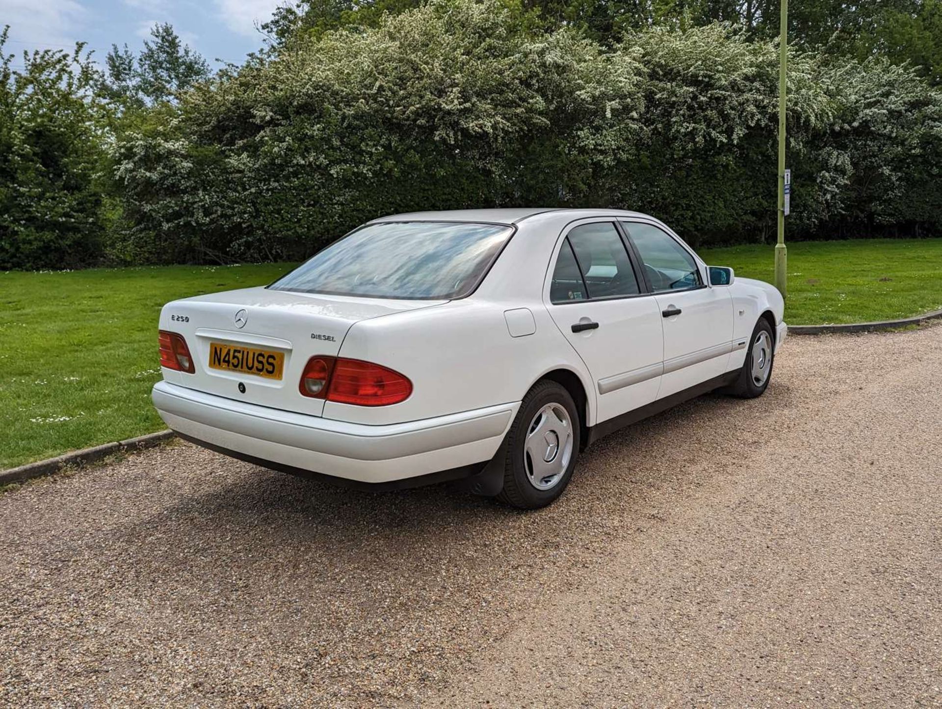 1995 MERCEDES E250D CLASSIC AUTO - Image 13 of 60