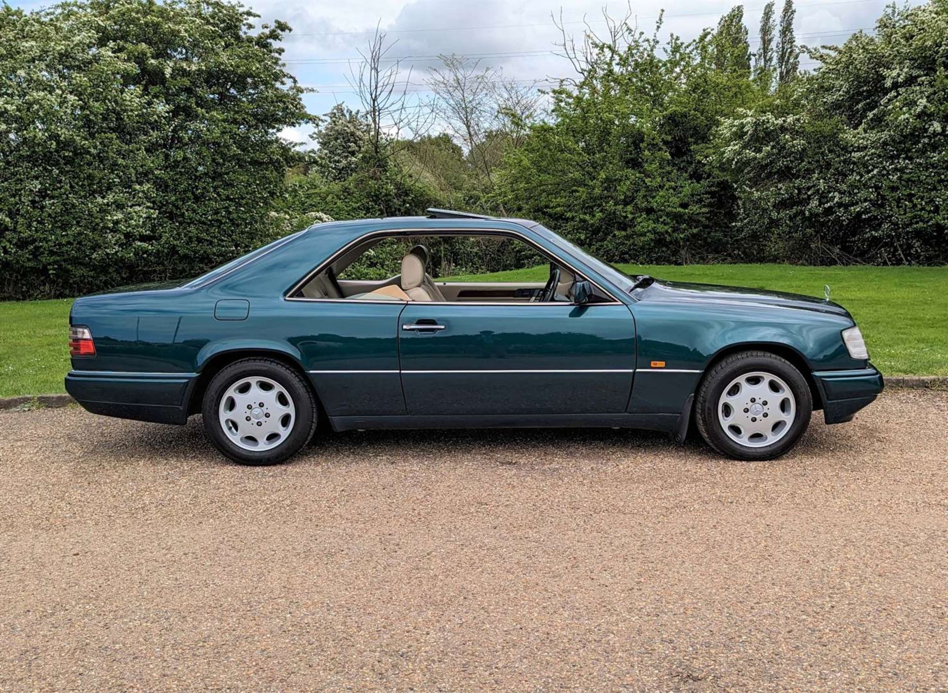 1994 MERCEDES W124 E320 COUPE AUTO - Image 8 of 28