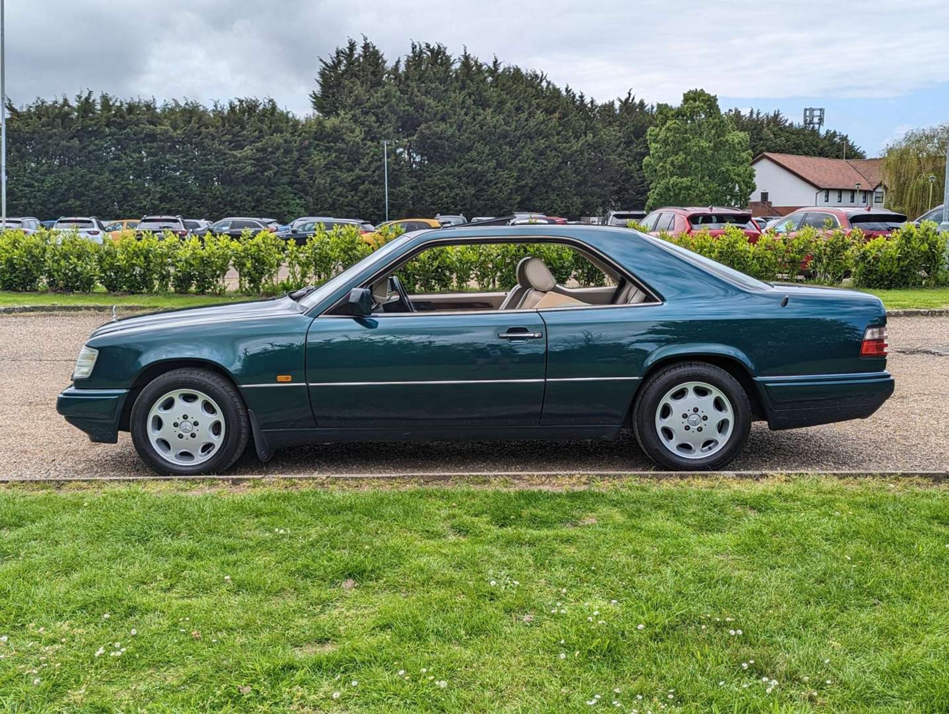 1994 MERCEDES W124 E320 COUPE AUTO - Image 4 of 28