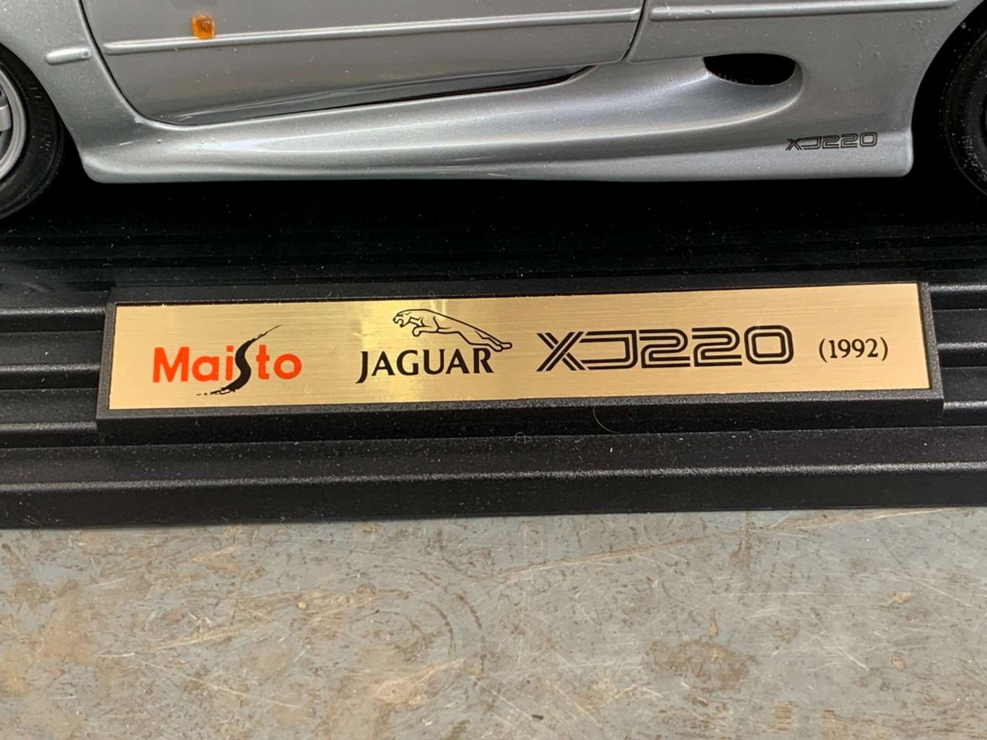 Maisto Jaguar XJ220 1;12 Scale Boxed Die Cast Car - Image 5 of 6