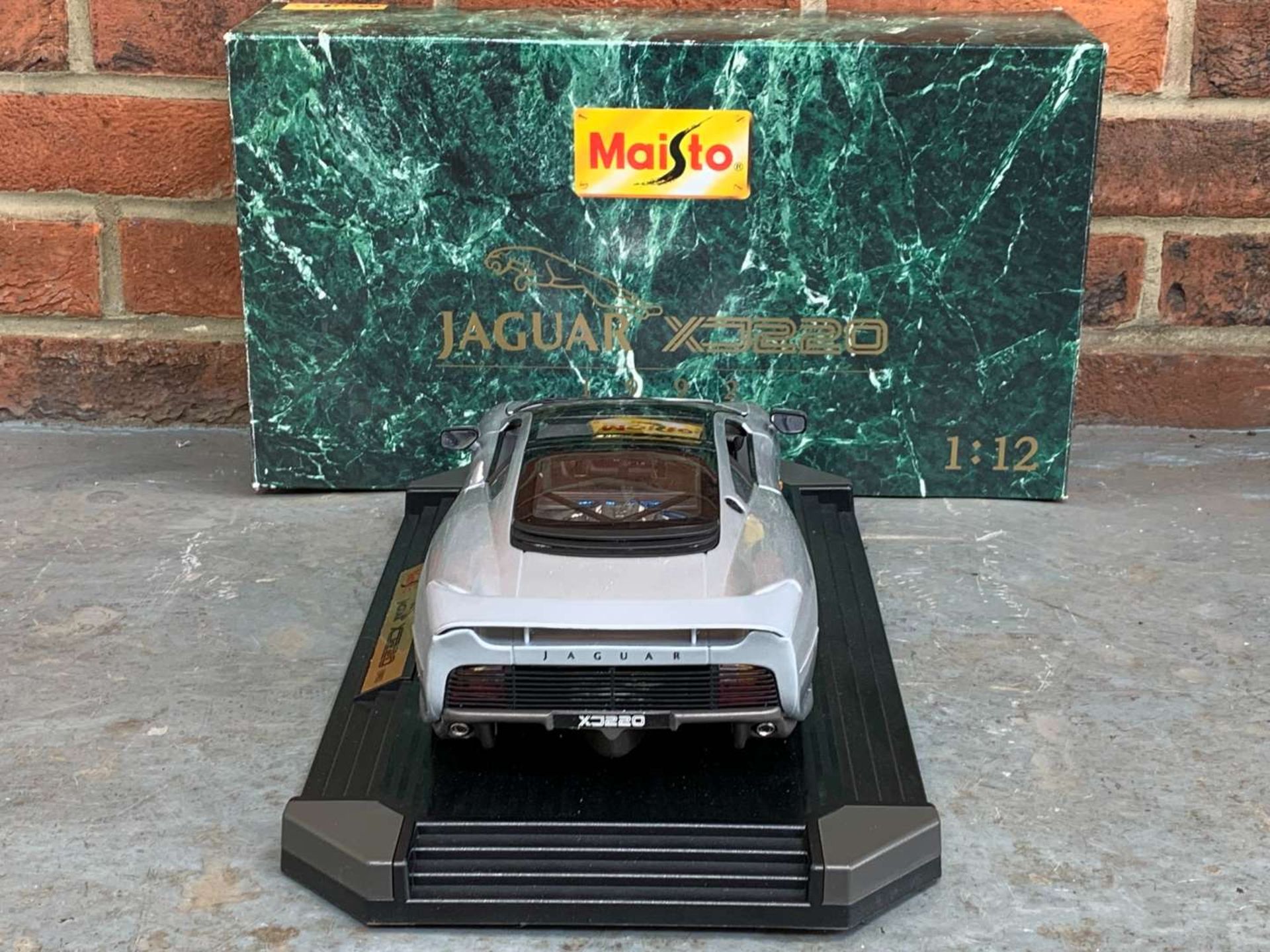 Maisto Jaguar XJ220 1;12 Scale Boxed Die Cast Car - Image 4 of 6