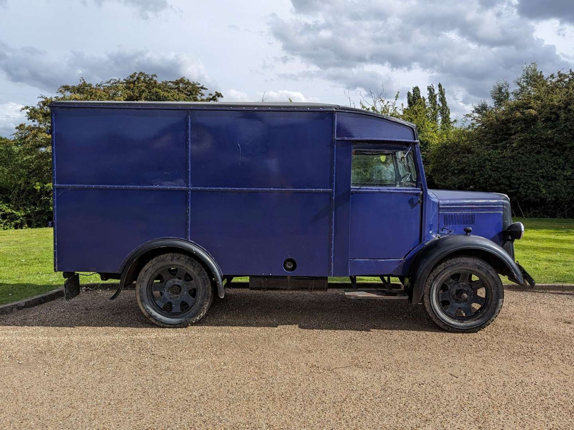 1948 MORRIS COMMERCIAL VAN - Image 8 of 30