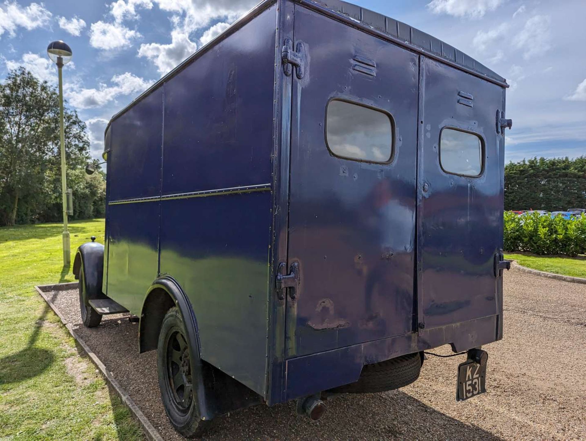 1948 MORRIS COMMERCIAL VAN - Image 11 of 30