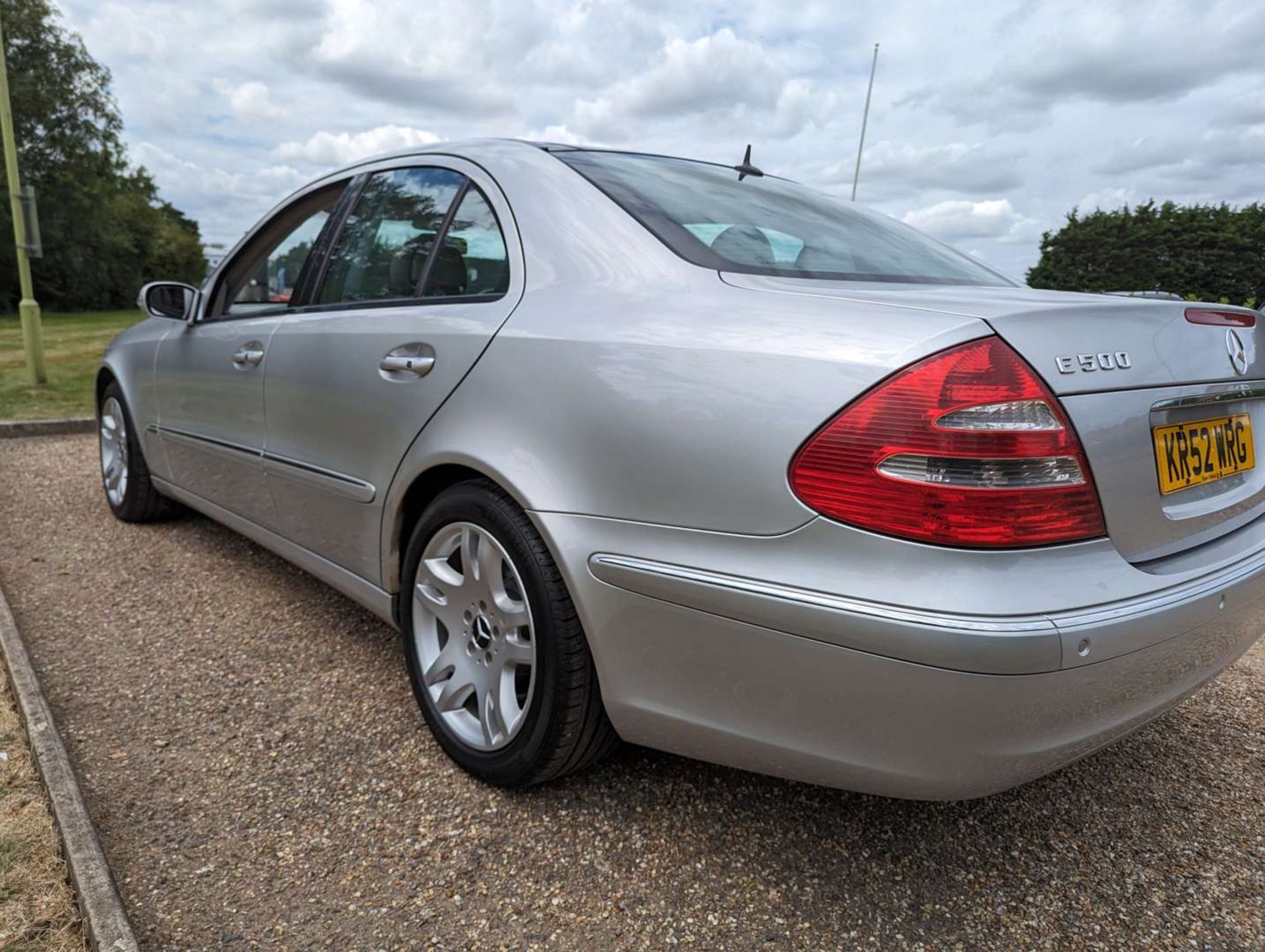 2002 MERCEDES E500 AUTO - Image 12 of 30