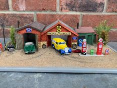 1:43 Scale Oxford Garage Model and Cars