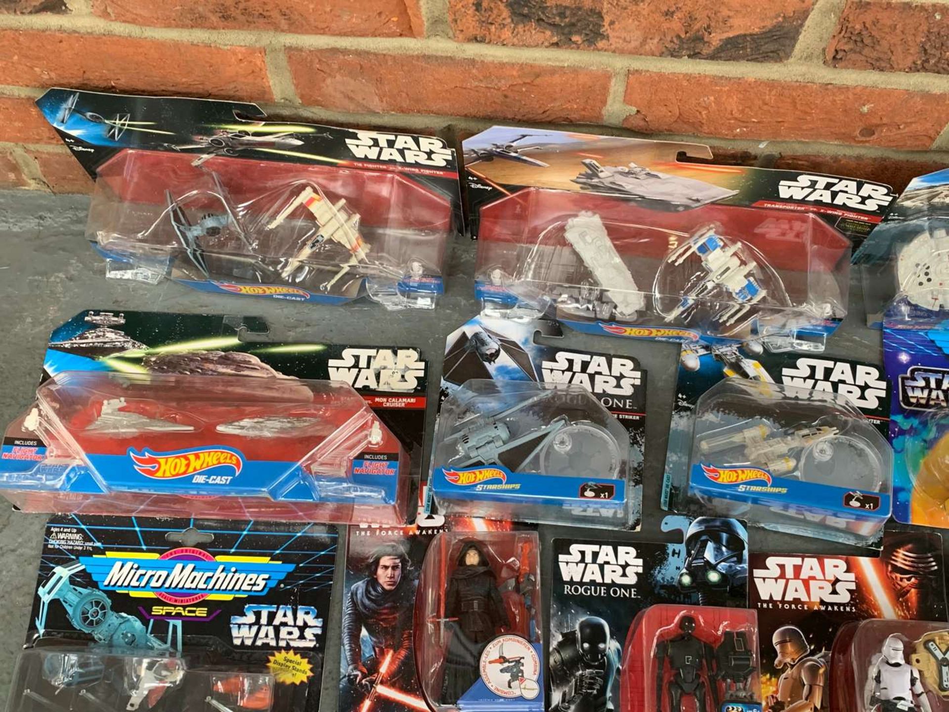 Large Quantity of Star Wars Boxed Figures Etc - Image 2 of 6