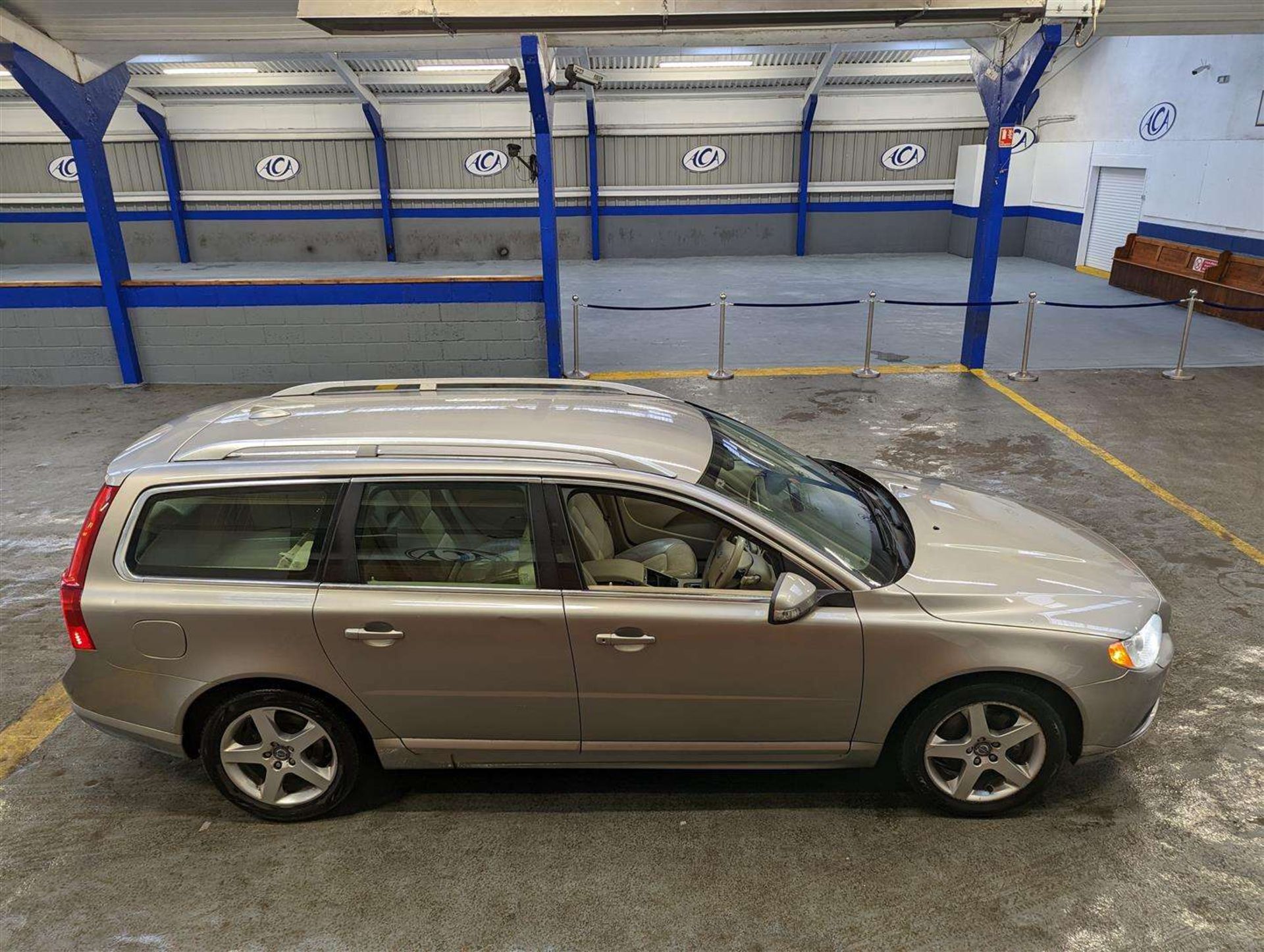 2007 VOLVO V70 SE LUX D5 AUTO - Image 11 of 30