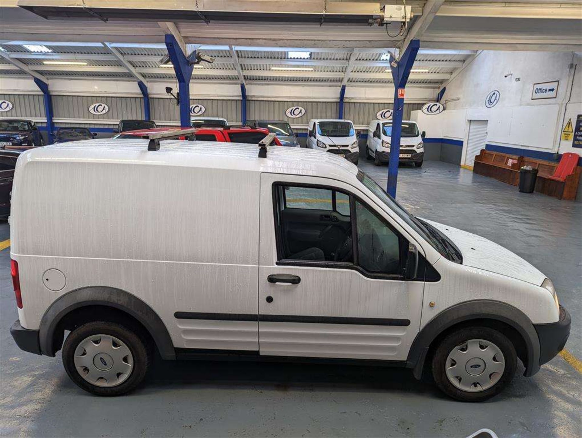 2010 FORD TRANSIT CONNECT 75 T200 - Image 16 of 17