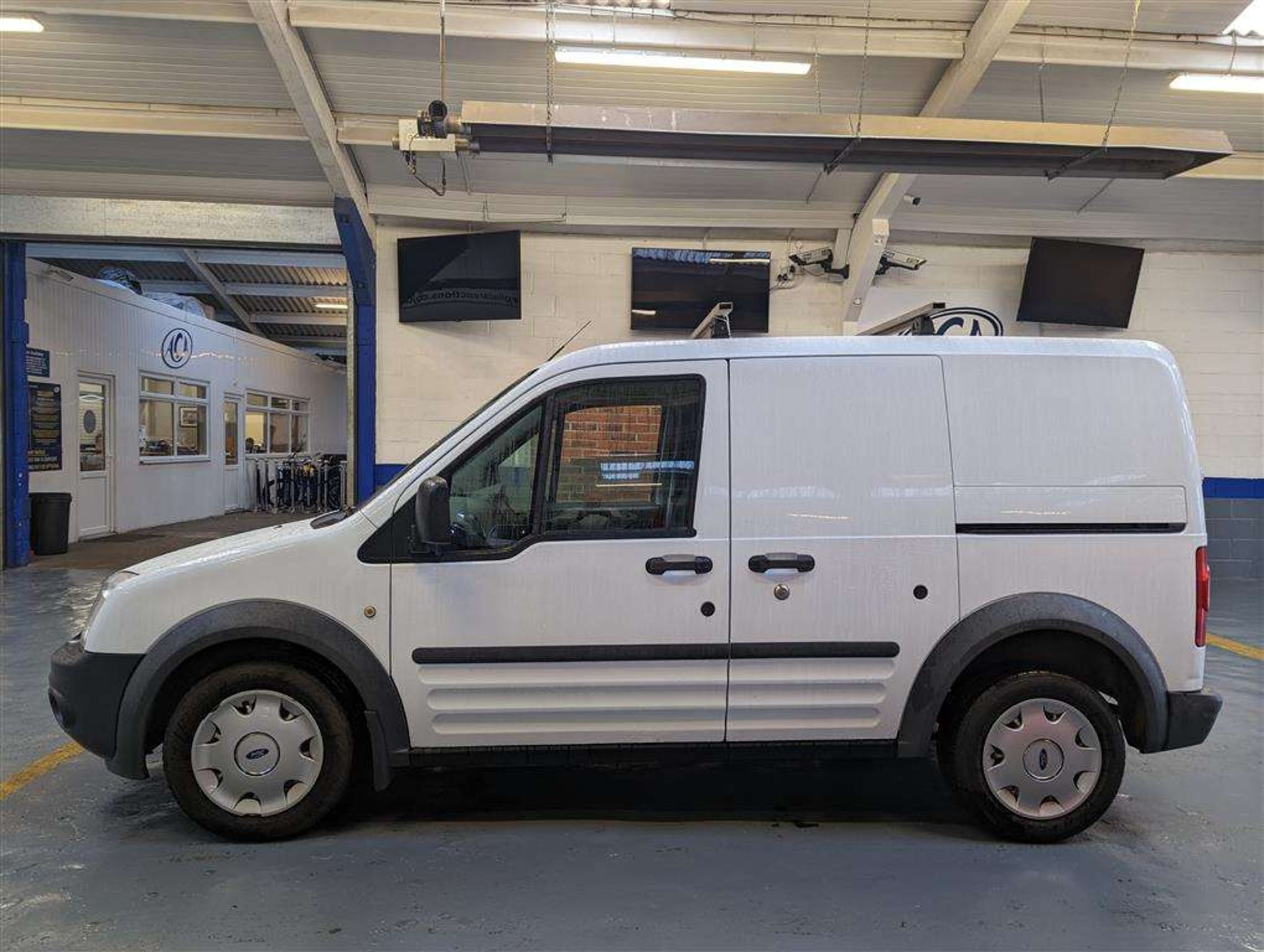 2010 FORD TRANSIT CONNECT 75 T200 - Image 2 of 17