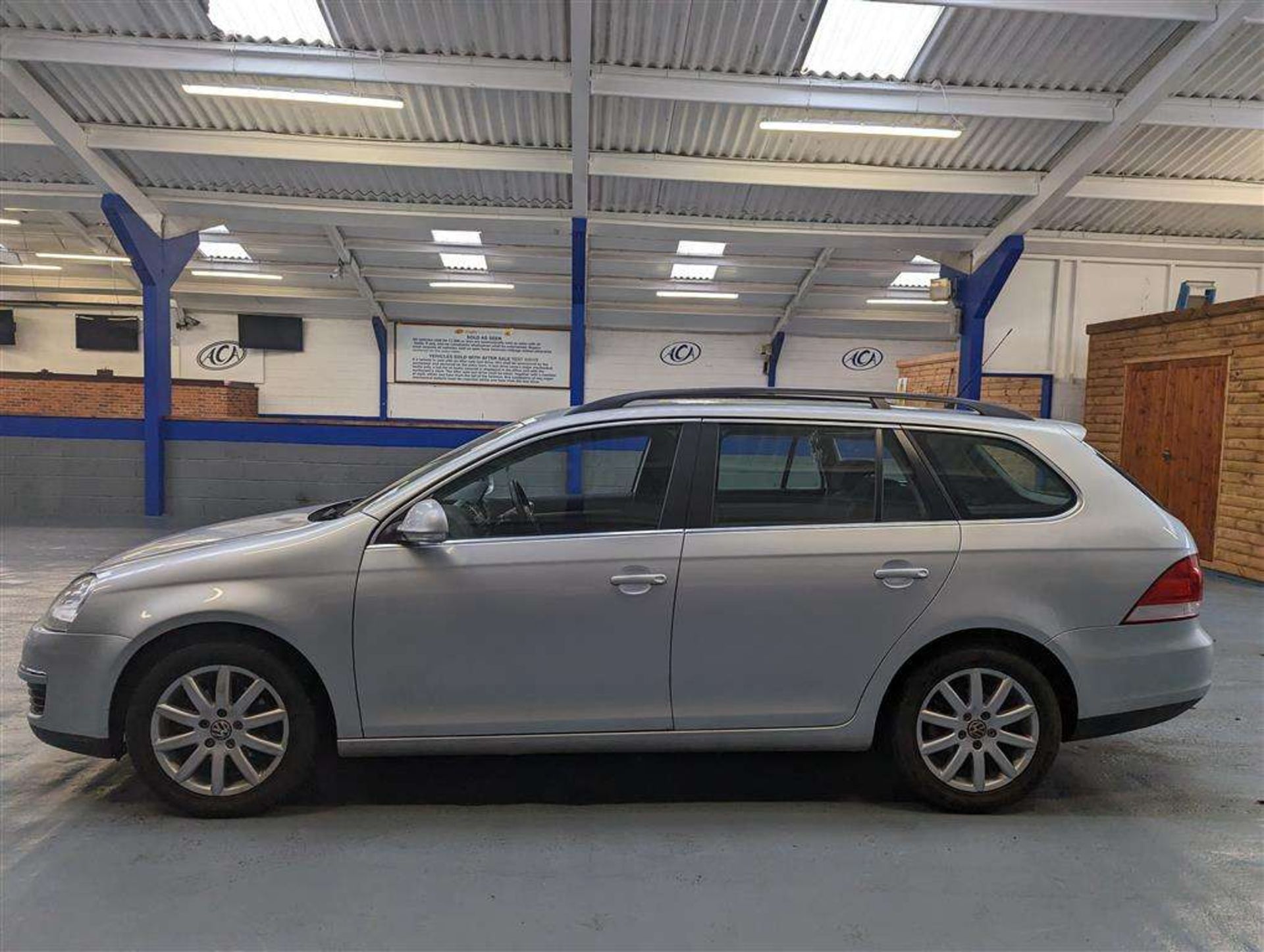 2009 VOLKSWAGEN GOLF SE TDI 105 DPF AUTO - Image 2 of 21